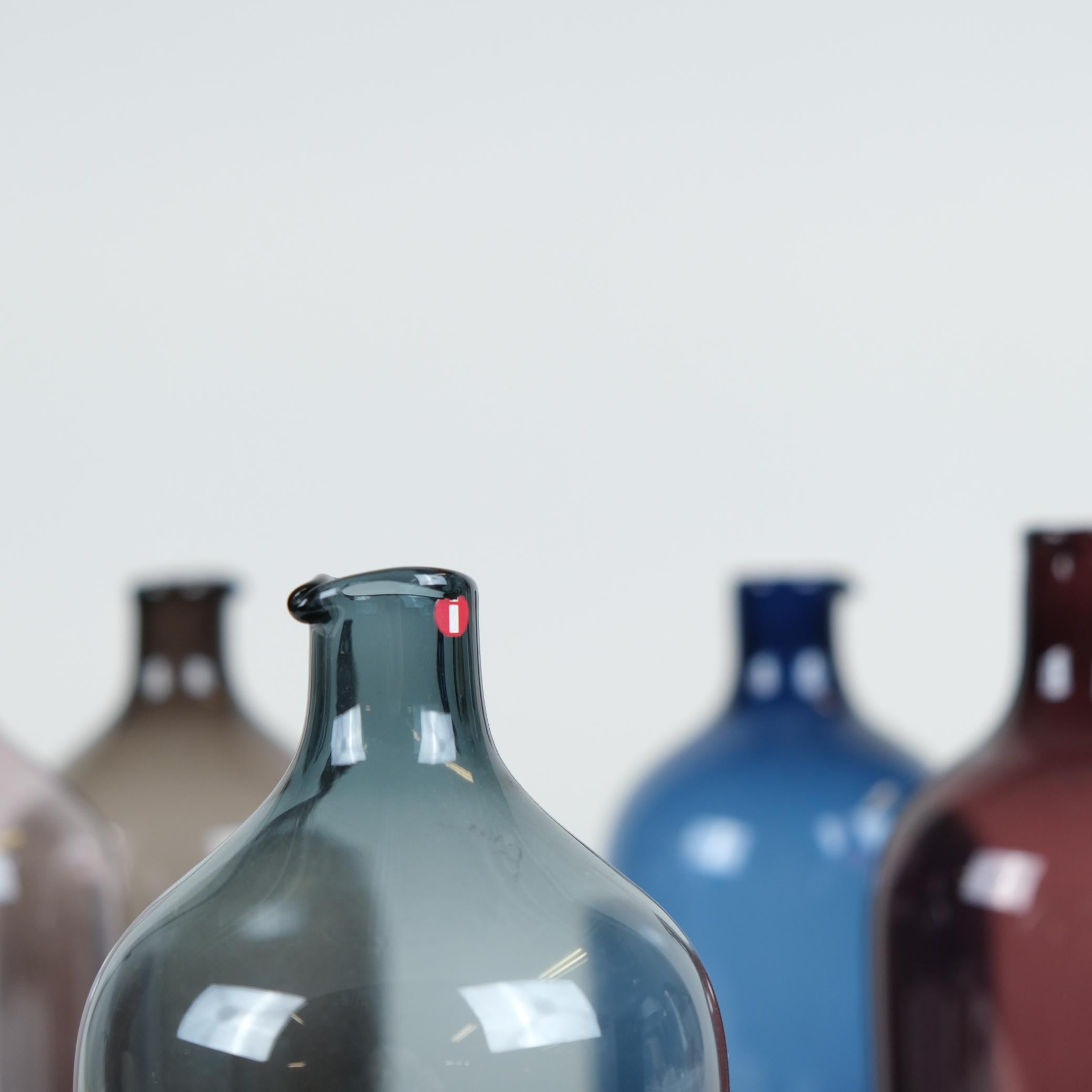 Set of Five Colourful Timo Sarpaneva Bird Bottles for Iittala 1950s In Good Condition For Sale In Helsinki, FI