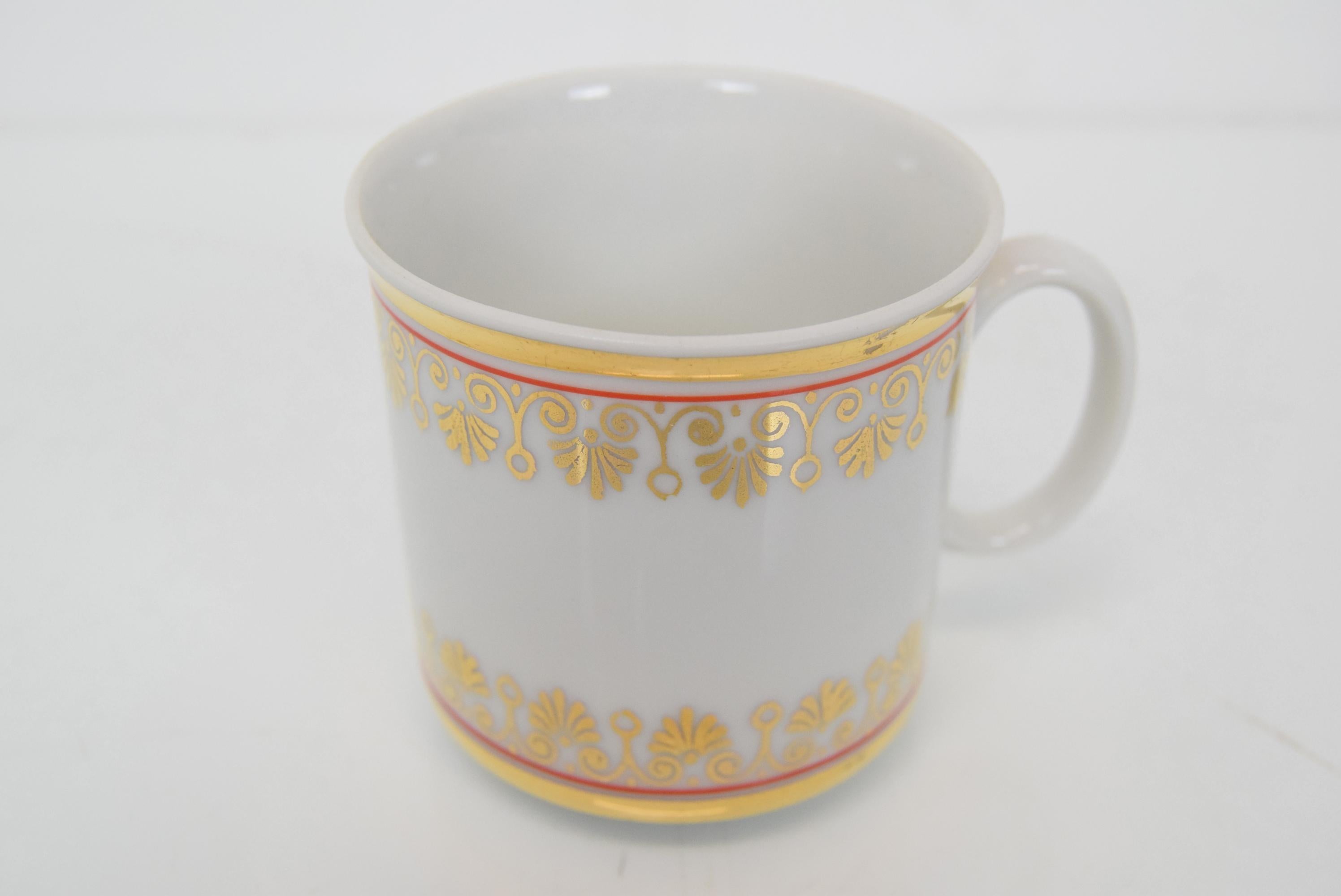 Set of Five Cups and Saucers by Company Epiag, circa 1920's In Good Condition For Sale In Praha, CZ