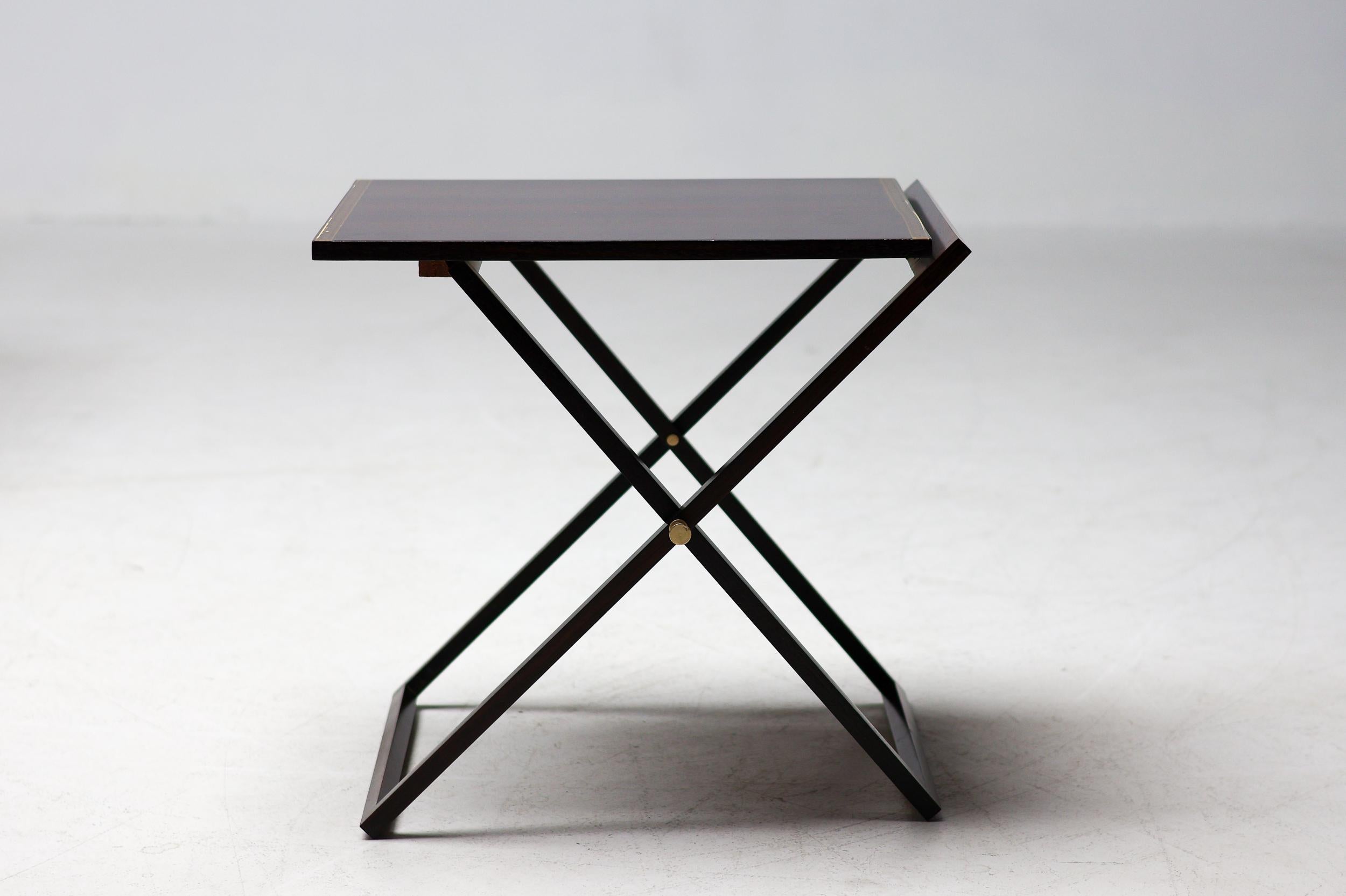 Ensemble de cinq tables à plateaux danoises modernes en bois de rose Bon état - En vente à Dronten, NL