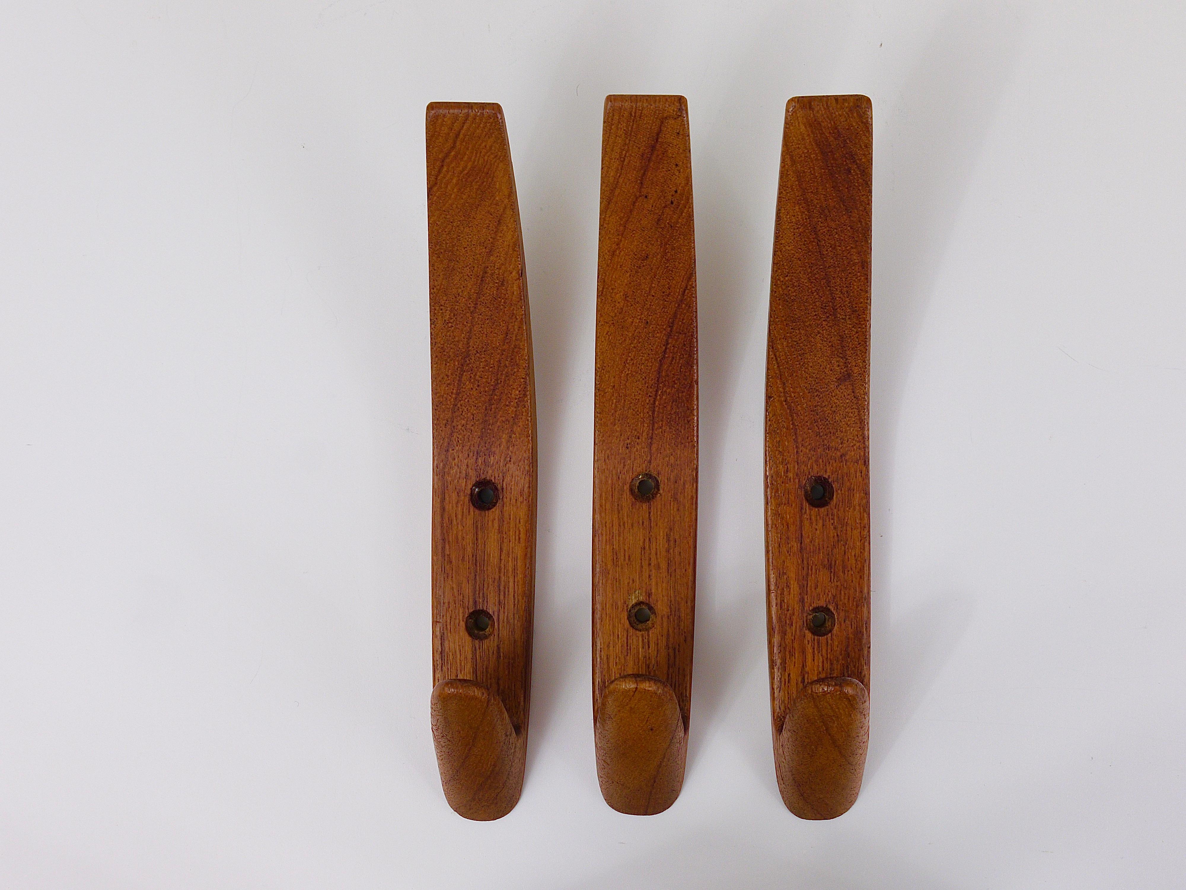 Set of Five Danish Modern Teak Wall Coat Hooks, Denmark, 1950s 4