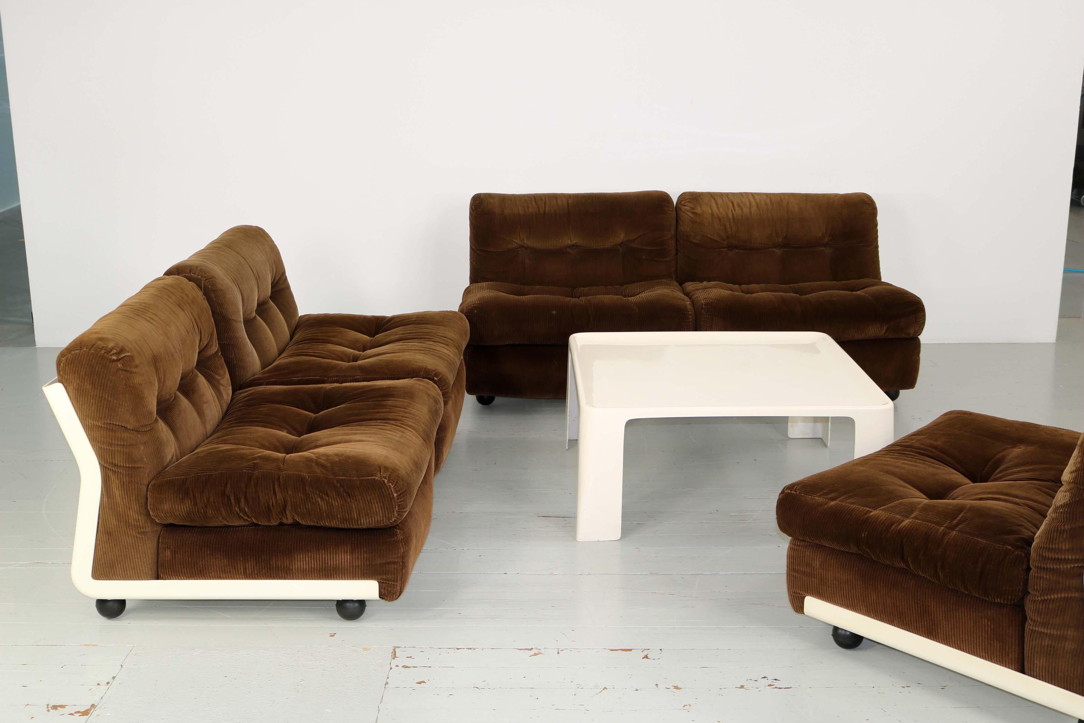 Set of five dark brown modular sofa elements, by Mario Bellini for C&B Italia. en vente 13