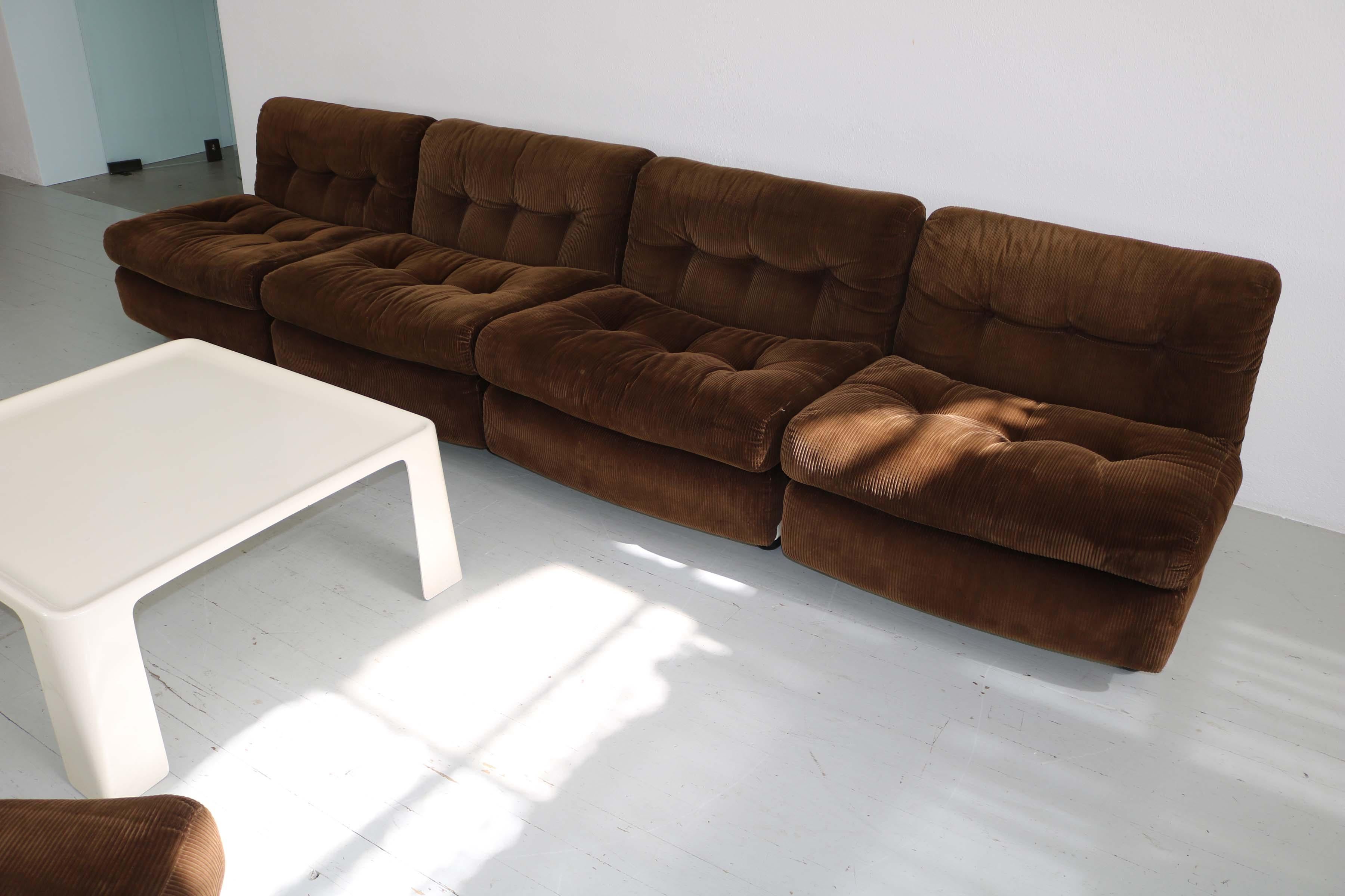 Set of five dark brown modular sofa elements, by Mario Bellini for C&B Italia. en vente 14