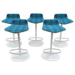 Set di cinque sgabelli da bar MCM Style Upholstering imbottiti e in acciaio