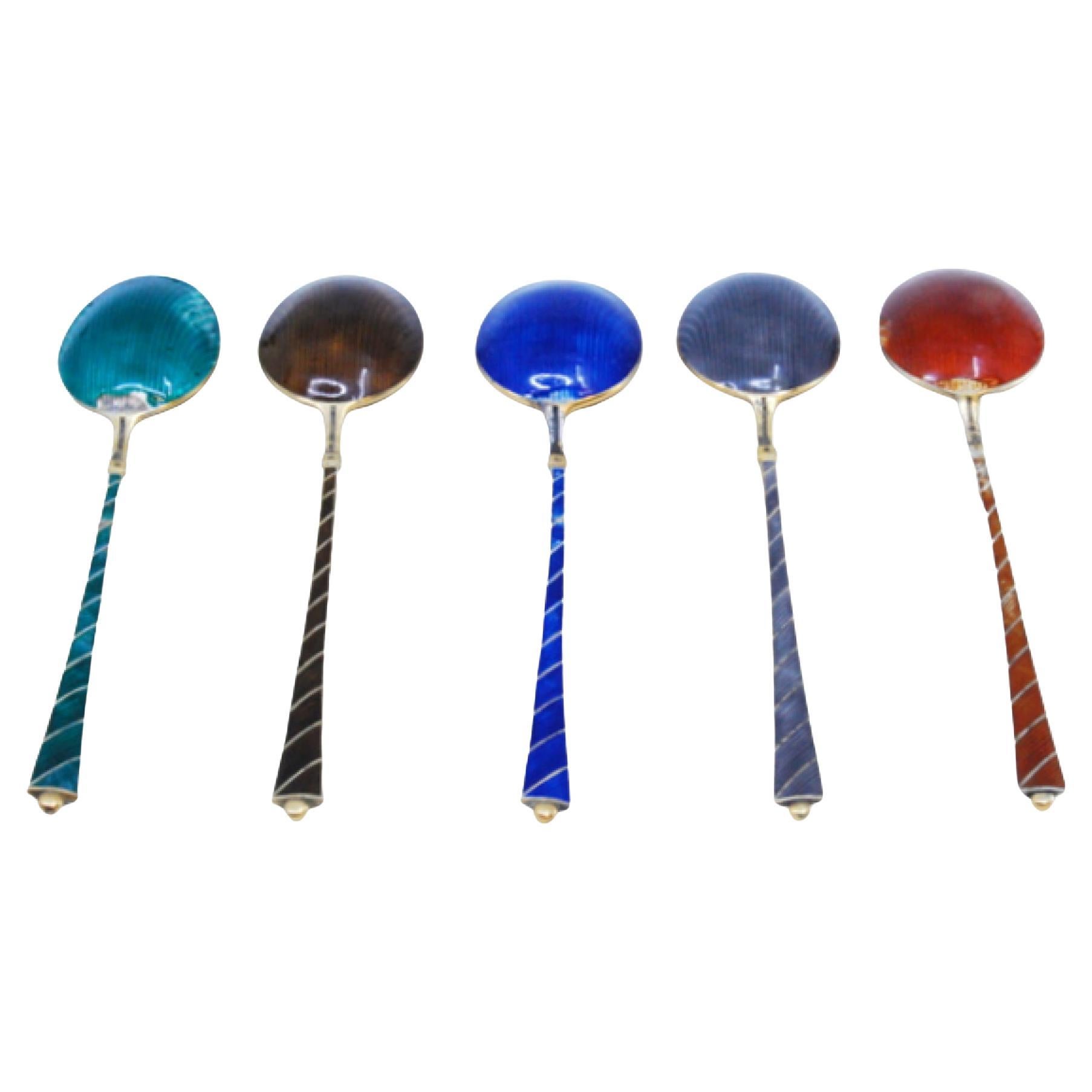 Set of five dessert spoons in enameled silver in various colors For Sale