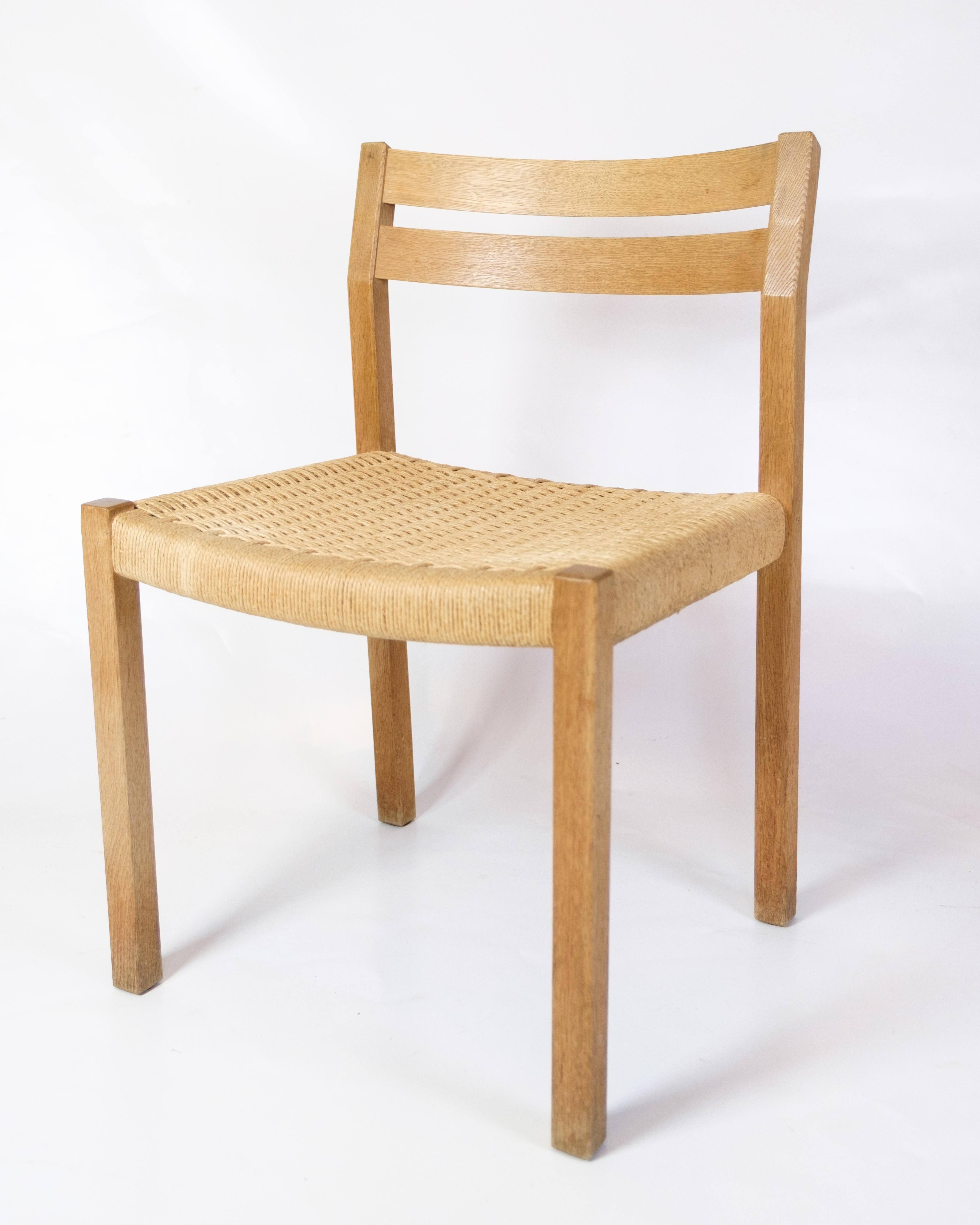 Mid-Century moderno Set di cinque sedie da pranzo modello 401 in Oak di Jørgen H. Møller degli anni '60 in vendita
