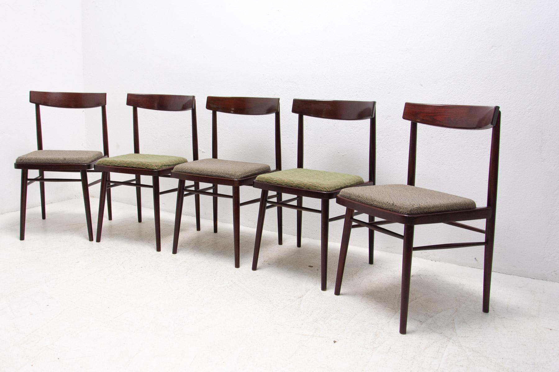 Set of Five Dining Chairs Ton, Czechoslovakia, 1970's In Good Condition In Prague 8, CZ