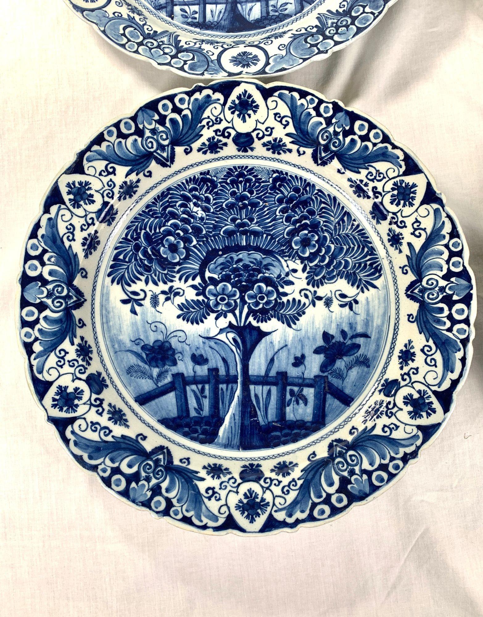 Néerlandais Ensemble de cinq chargeurs hollandais Delft bleu et blanc peints à la main par 