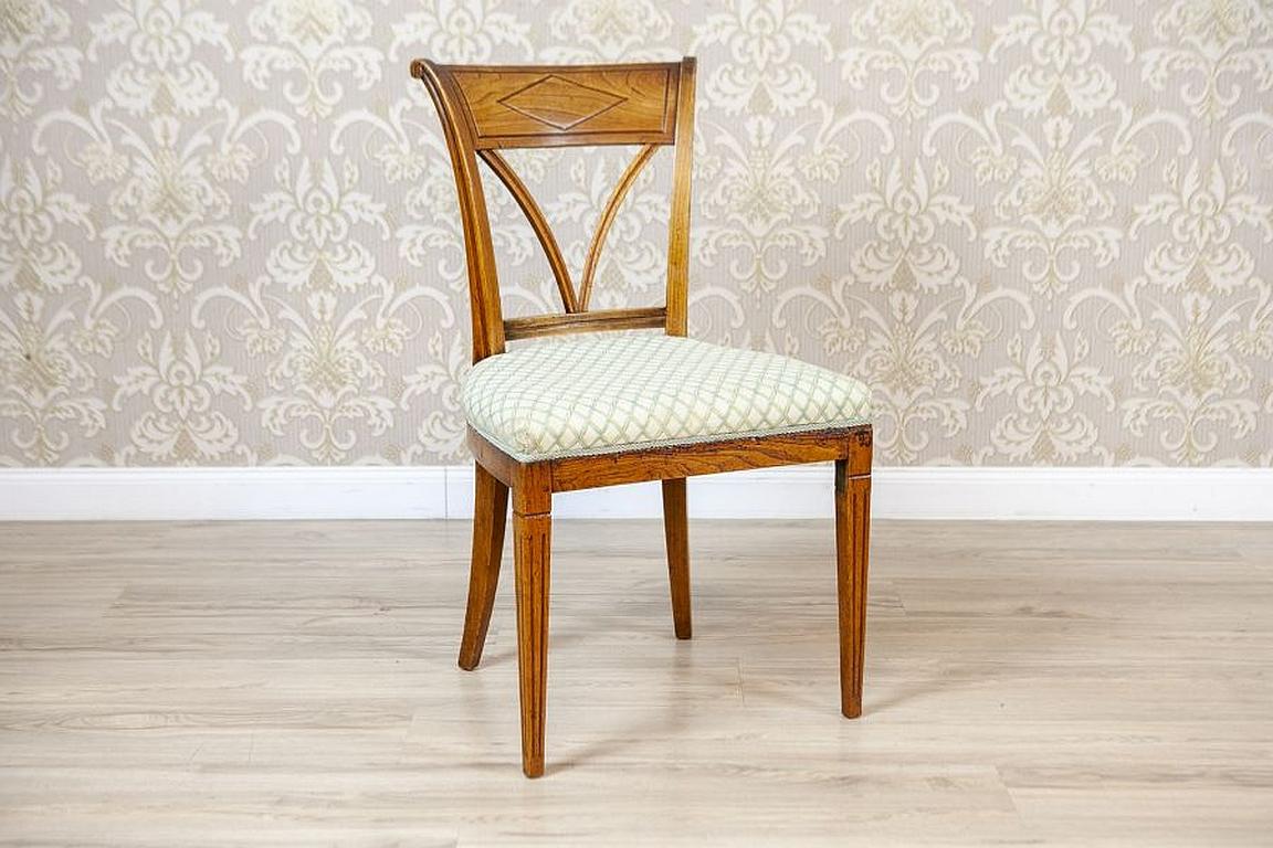 Set of Five Elm Chairs from the Early 20th Century in White Upholstery For Sale 1