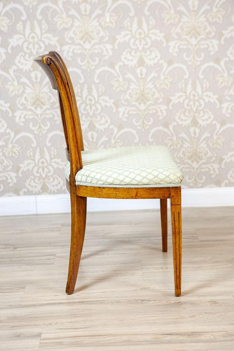 Set of Five Elm Chairs from the Early 20th Century in White Upholstery For Sale 2