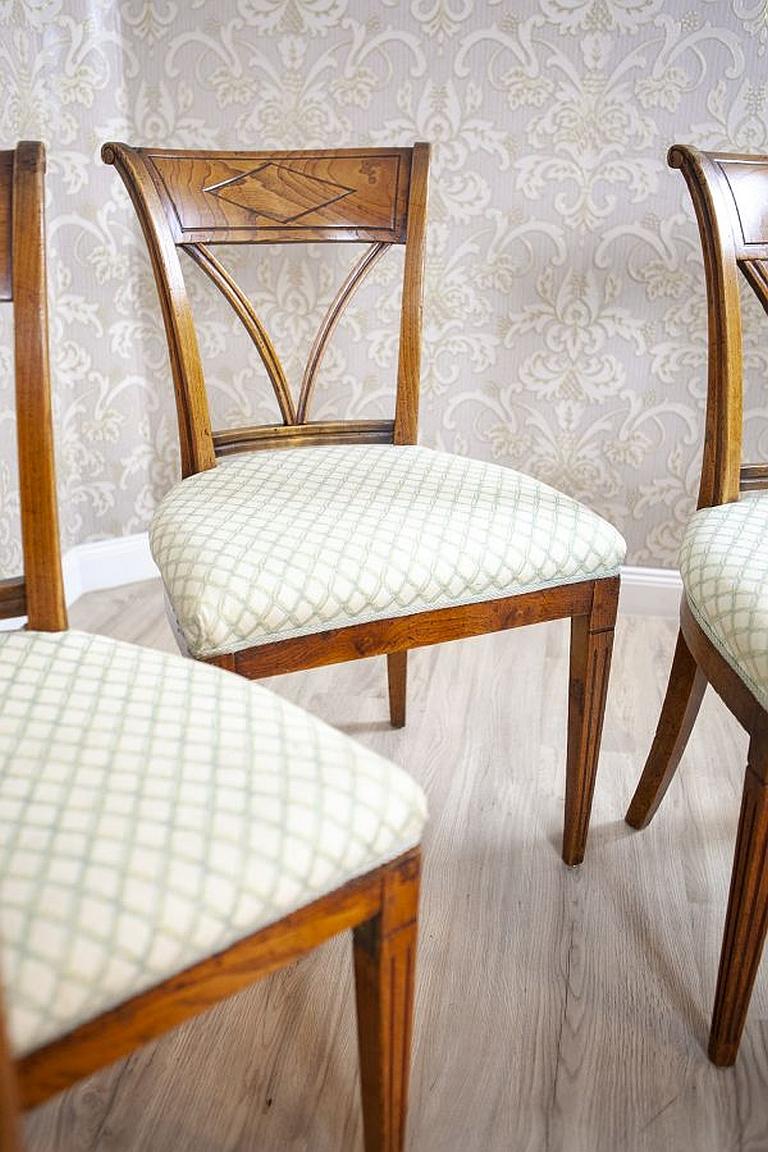 Set of Five Elm Chairs from the Early 20th Century in White Upholstery For Sale 5