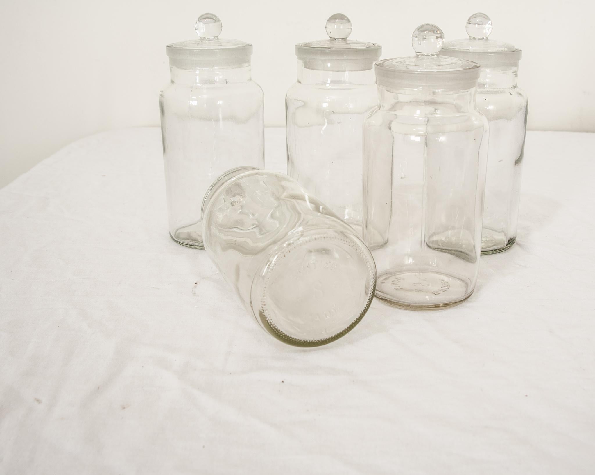 Set of Five English Lidded Glass Apothecary Jars In Good Condition For Sale In Baton Rouge, LA