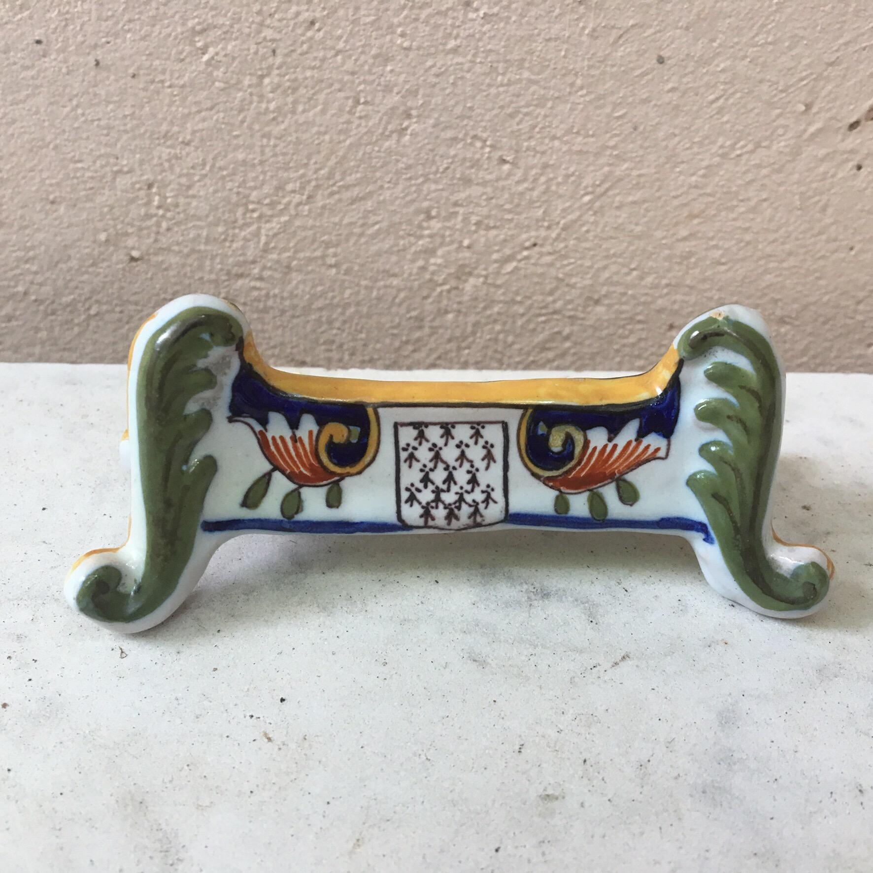 Set of five knife rests signed Desvres, circa 1890.
Colorful with coat of arms and acanthus leaves.