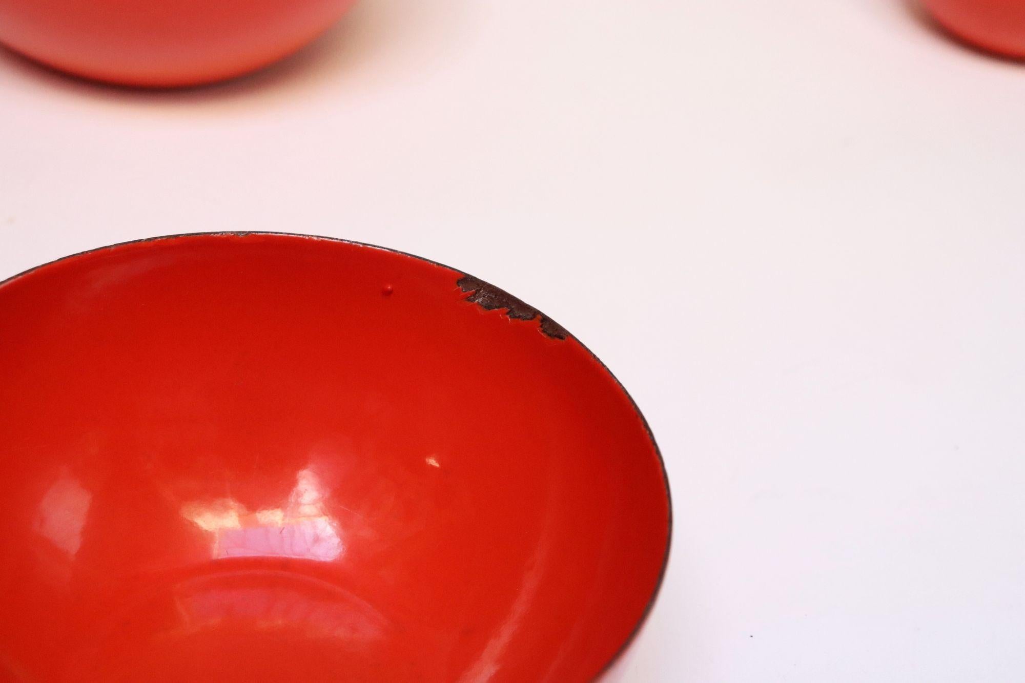 Set of Five Finnish Modern Red Enamel Nesting Bowls by Kaj Franck for Finel For Sale 6