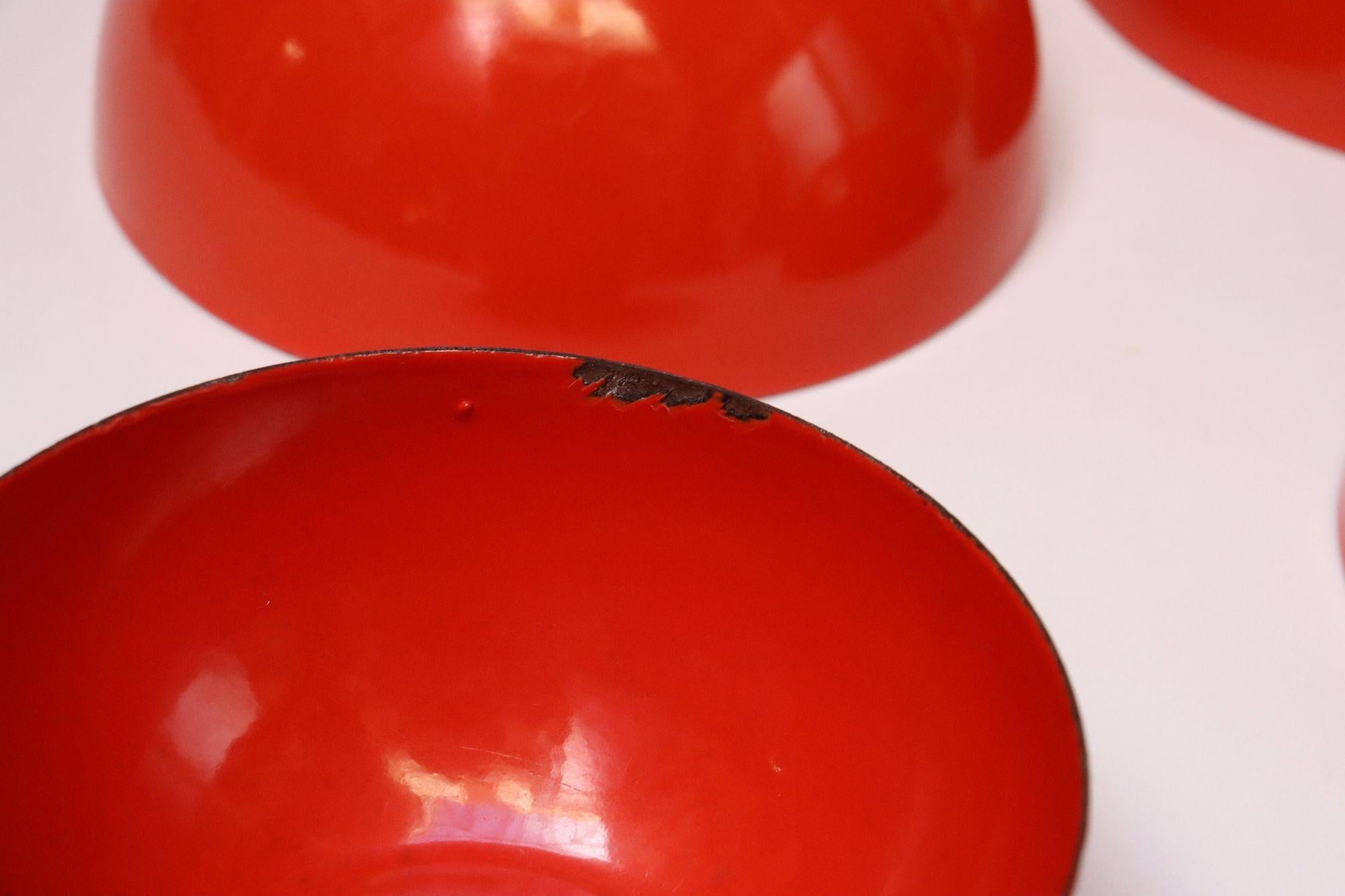 Set of Five Finnish Modern Red Enamel Nesting Bowls by Kaj Franck for Finel For Sale 9