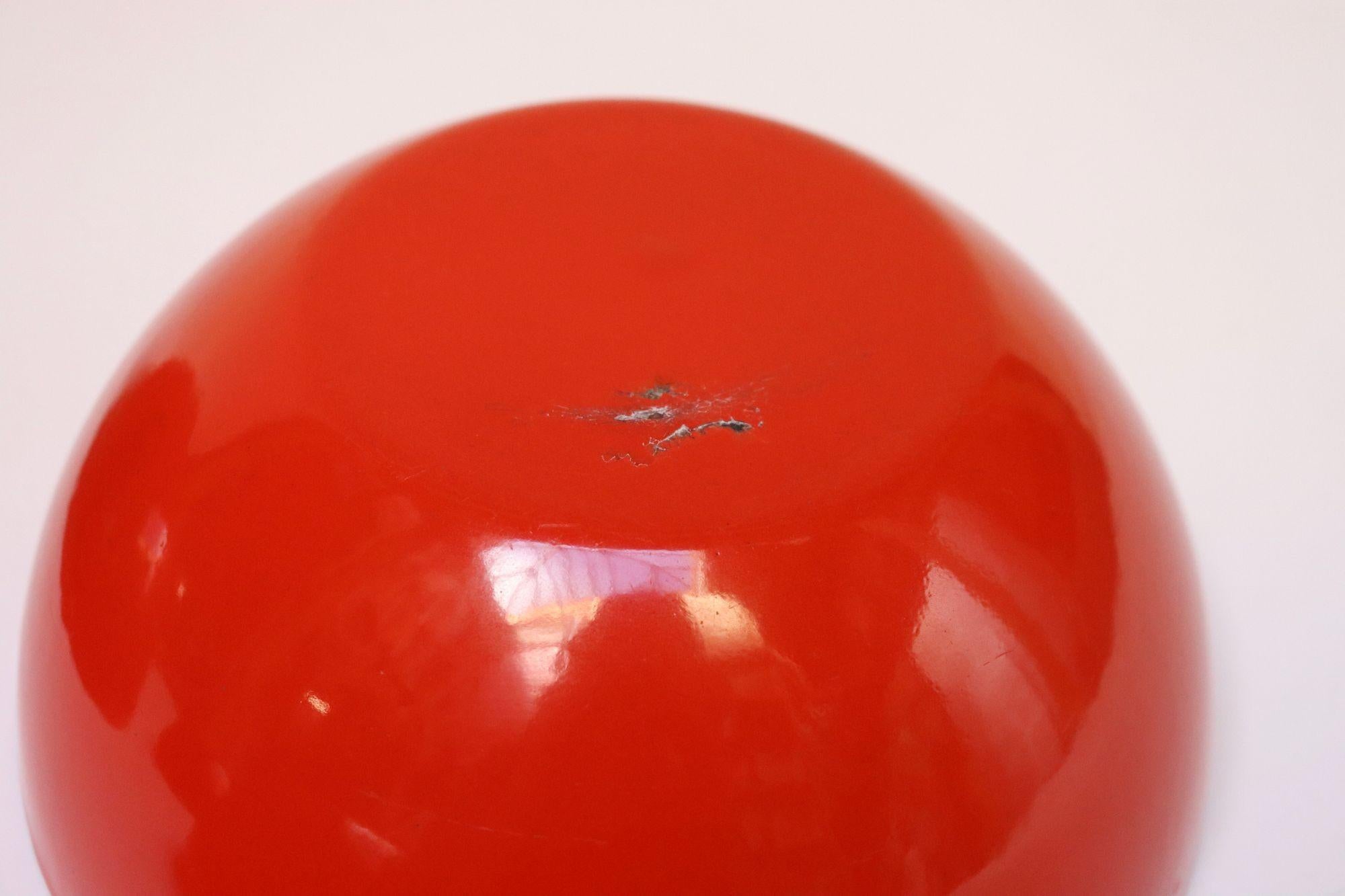 Set of Five Finnish Modern Red Enamel Nesting Bowls by Kaj Franck for Finel For Sale 10
