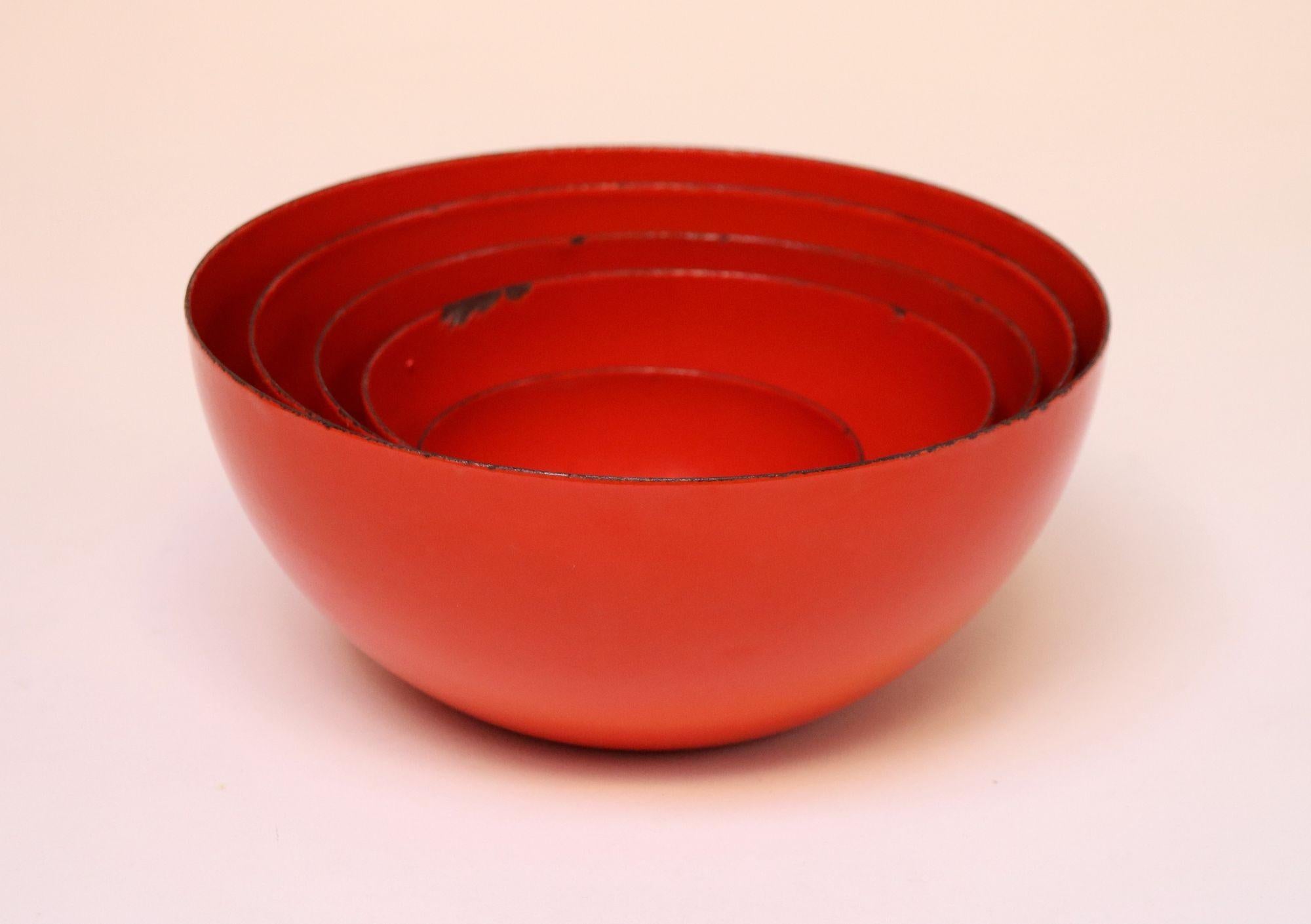 Scandinavian Modern Set of Five Finnish Modern Red Enamel Nesting Bowls by Kaj Franck for Finel For Sale