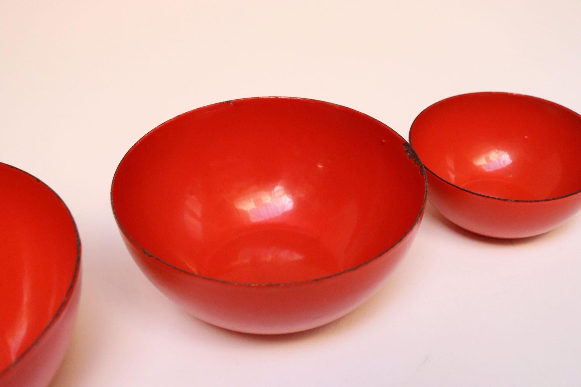 Set of Five Finnish Modern Red Enamel Nesting Bowls by Kaj Franck for Finel For Sale 1