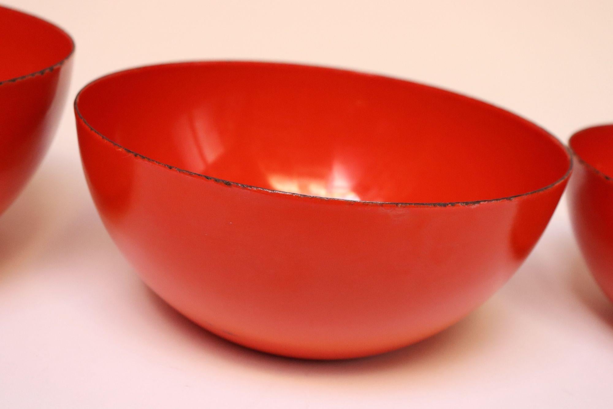 Set of Five Finnish Modern Red Enamel Nesting Bowls by Kaj Franck for Finel For Sale 8