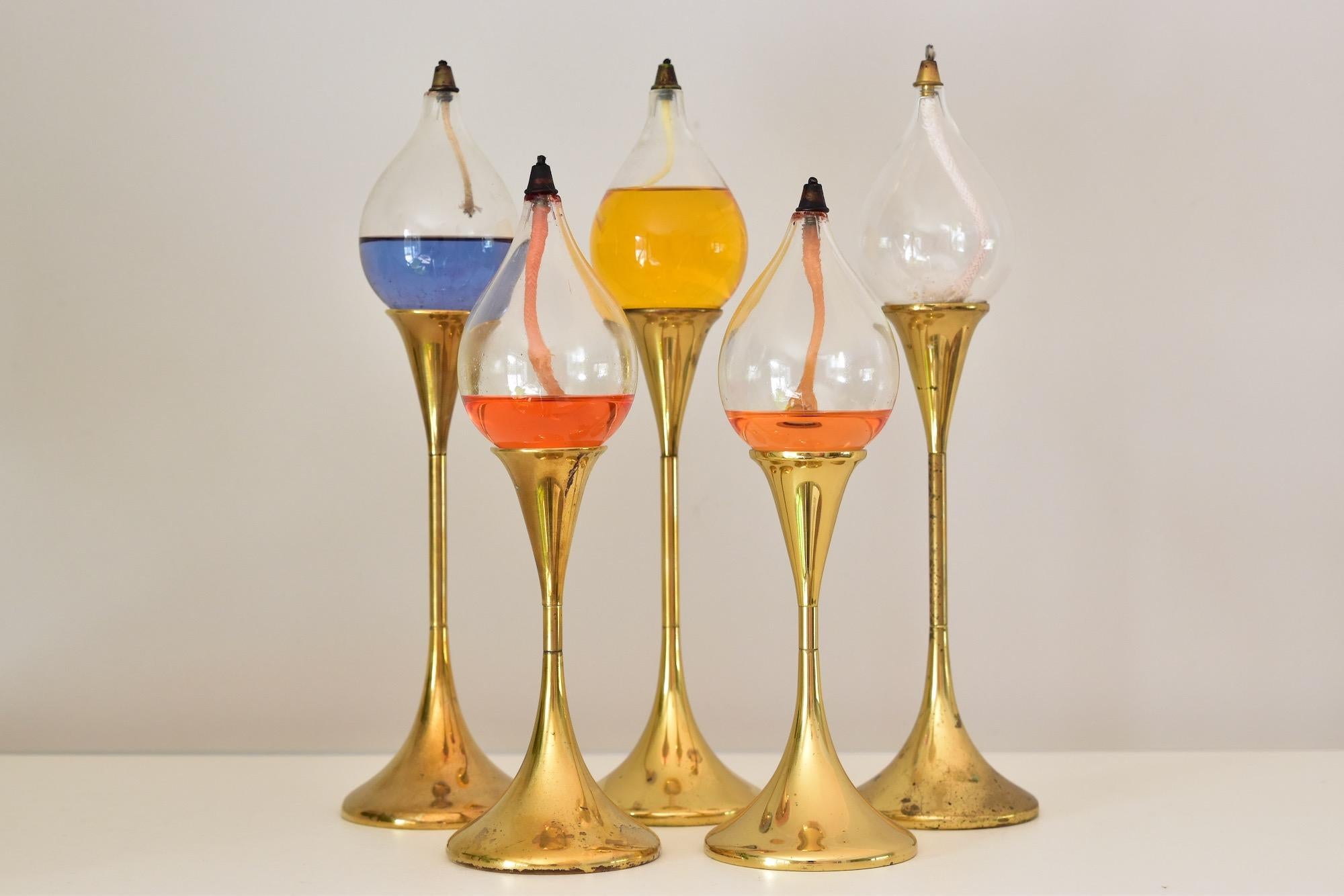 Ensemble de cinq lampes à huile Freddie Andersen en forme de gouttes transparentes avec bougeoir en laiton, Danemark Bon état - En vente à Krefeld, DE