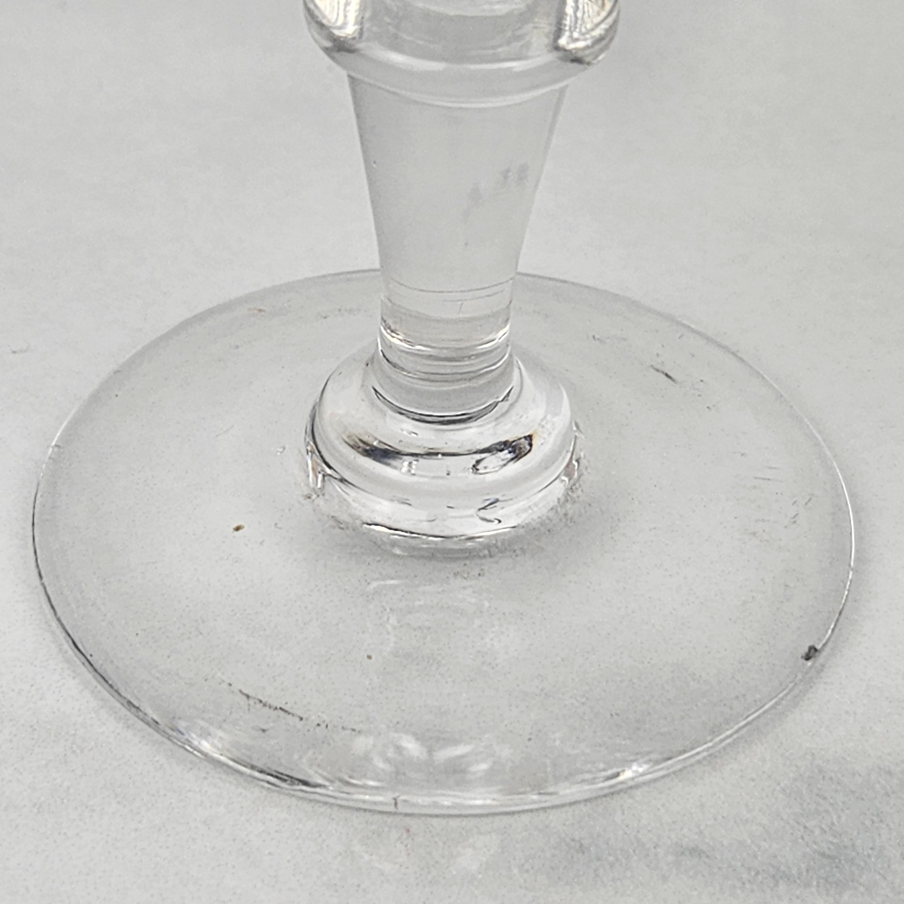 Set di cinque flûte da champagne francesi in vetro di cristallo, 1890 ca. 1890 in vendita 2