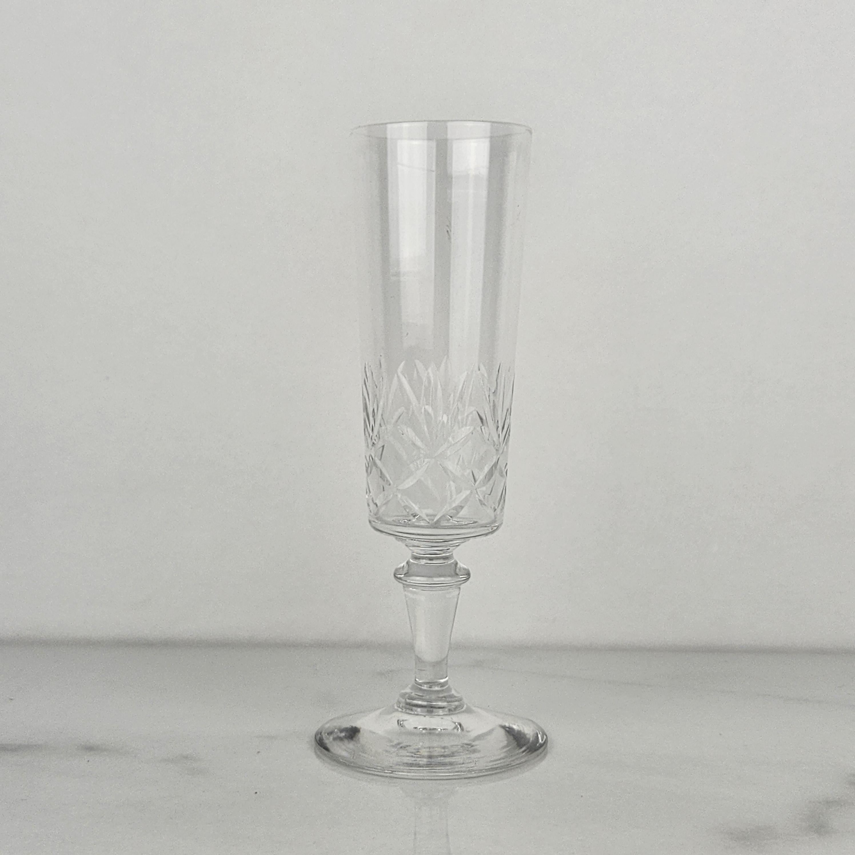 Francese Set di cinque flûte da champagne francesi in vetro di cristallo, 1890 ca. 1890 in vendita