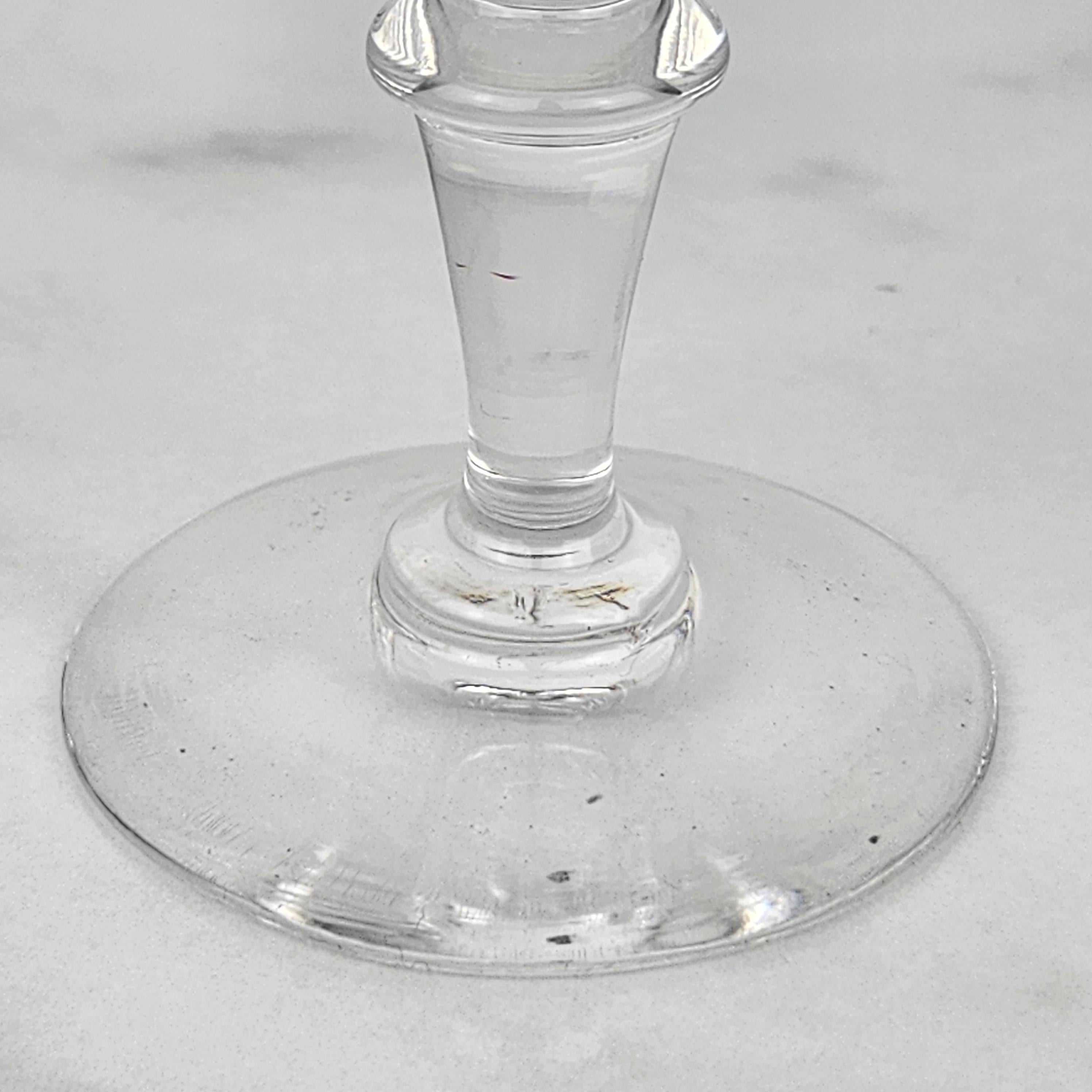Set di cinque flûte da champagne francesi in vetro di cristallo, 1890 ca. 1890 in vendita 1