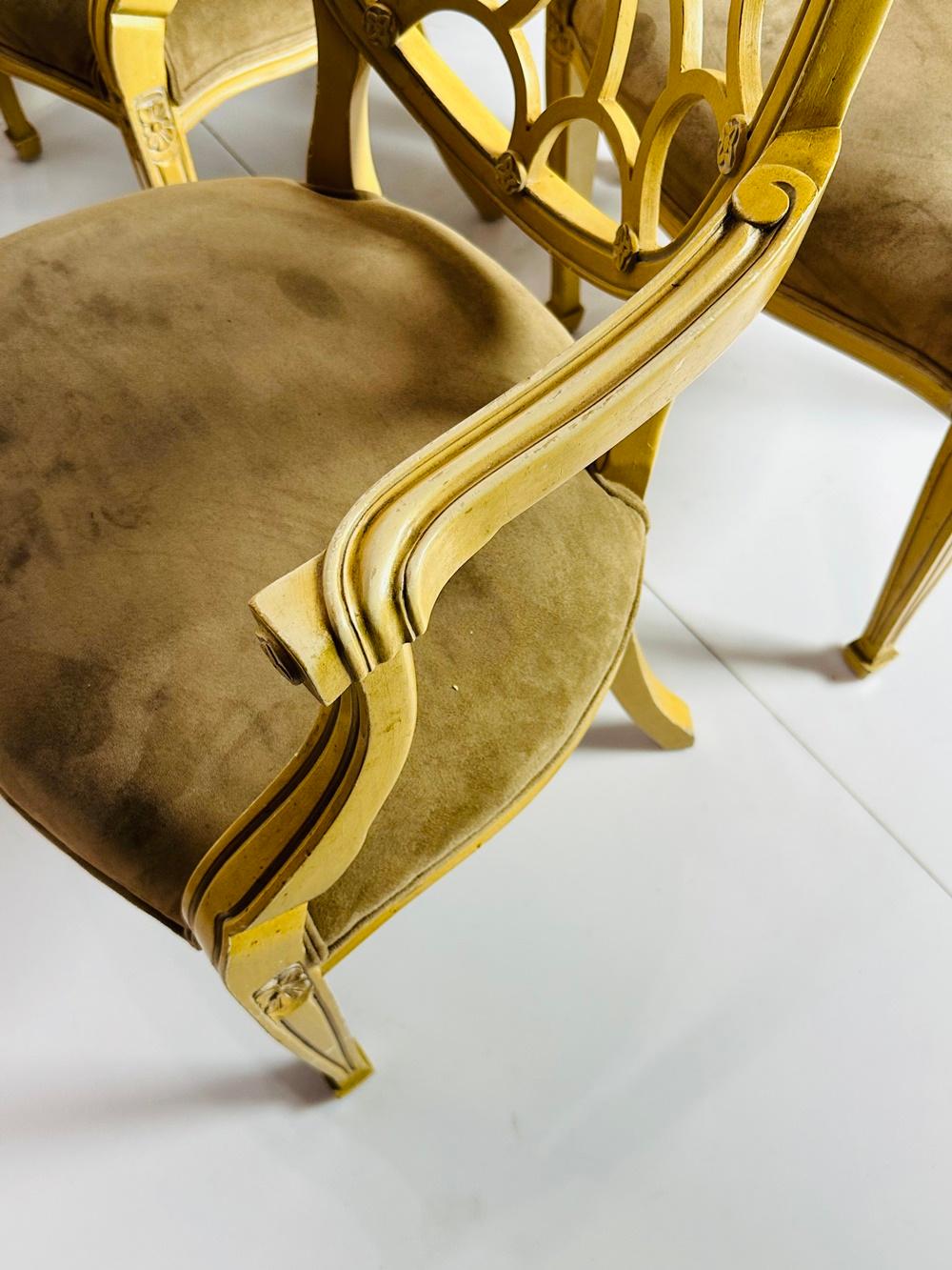 Satz von fünf Sesseln im Stil von George III mit Radrücken aus braunem Wildleder. im Angebot 11
