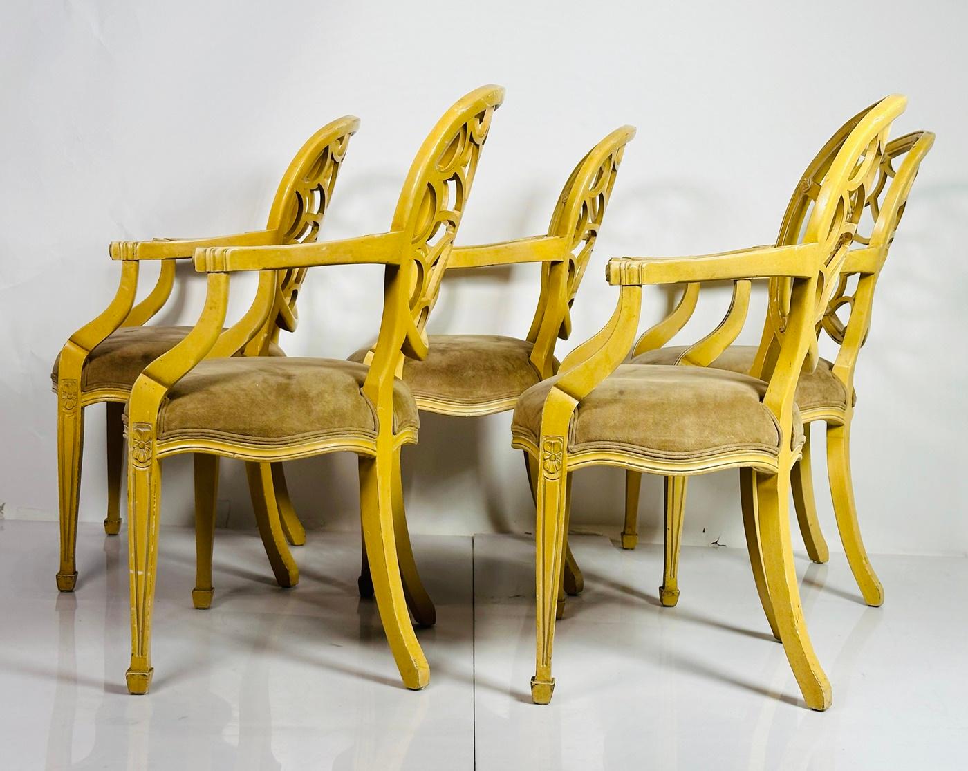 Satz von fünf Sesseln im Stil von George III mit Radrücken aus braunem Wildleder. im Angebot 1