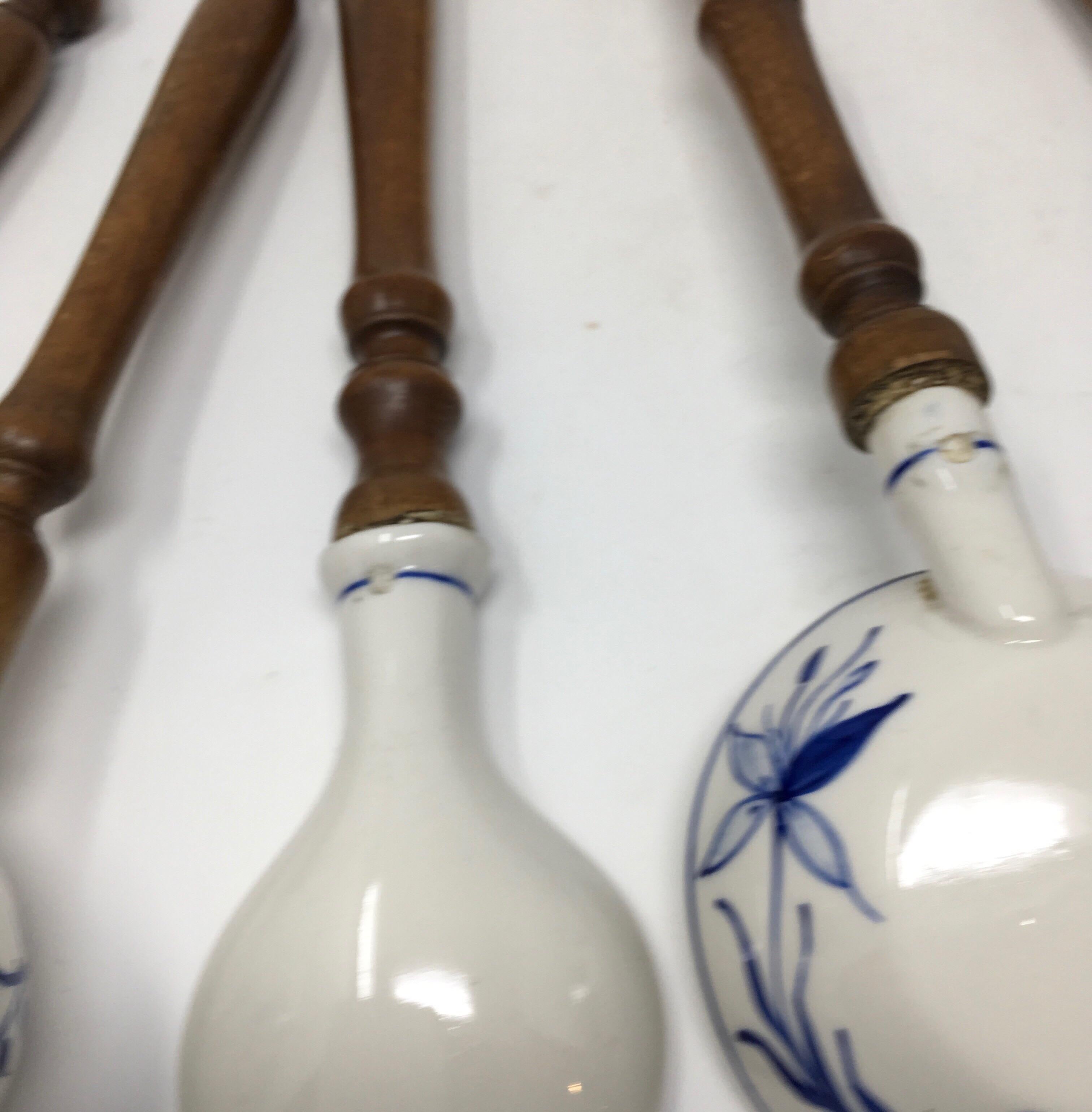 Set of Five German Blue and White Porcelain Kitchen Utensils In Fair Condition In Houston, TX
