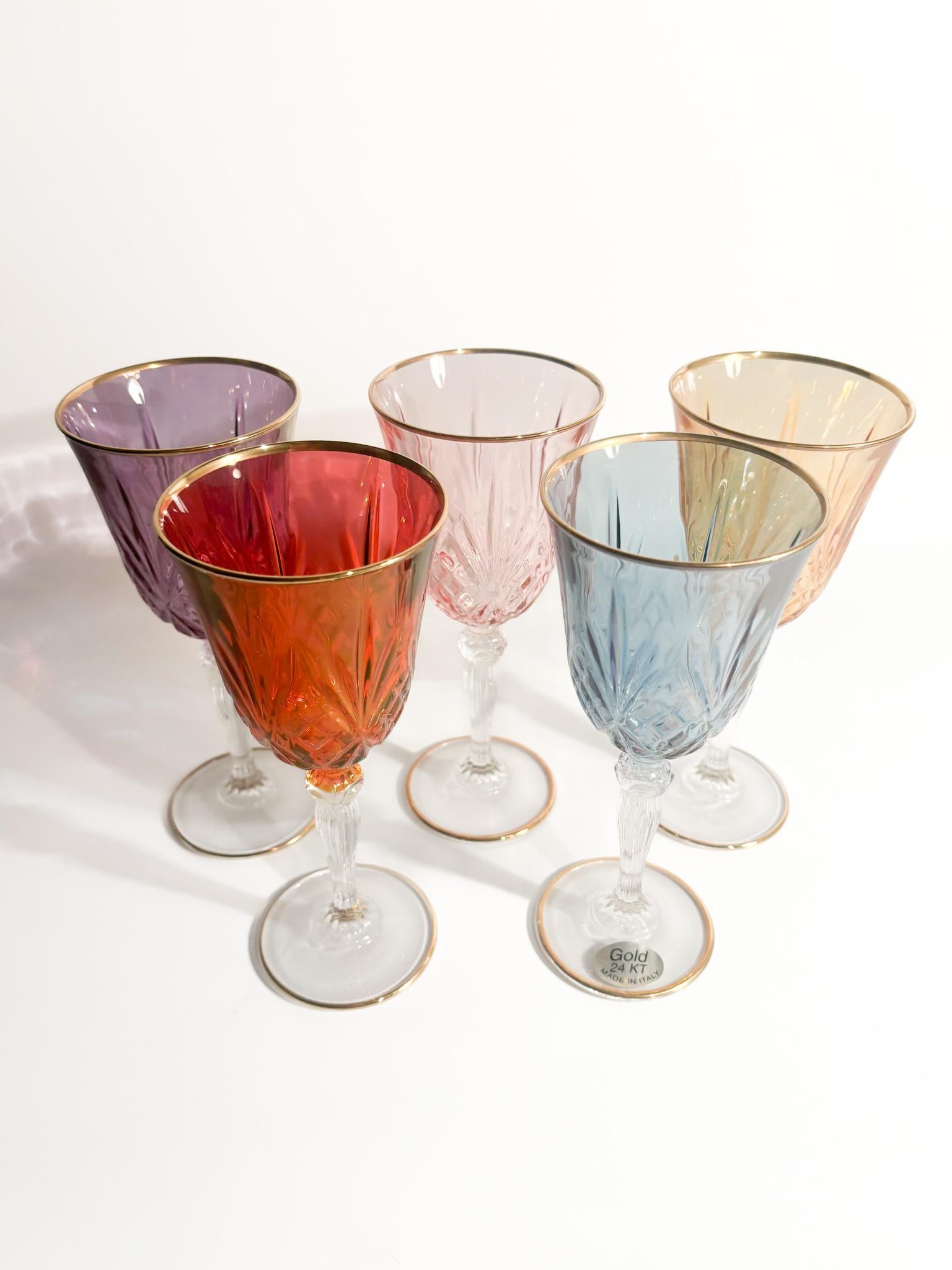 Mid-Century moderno Set di cinque bicchieri in vetro di Murano e oro puro degli anni '80 in vendita