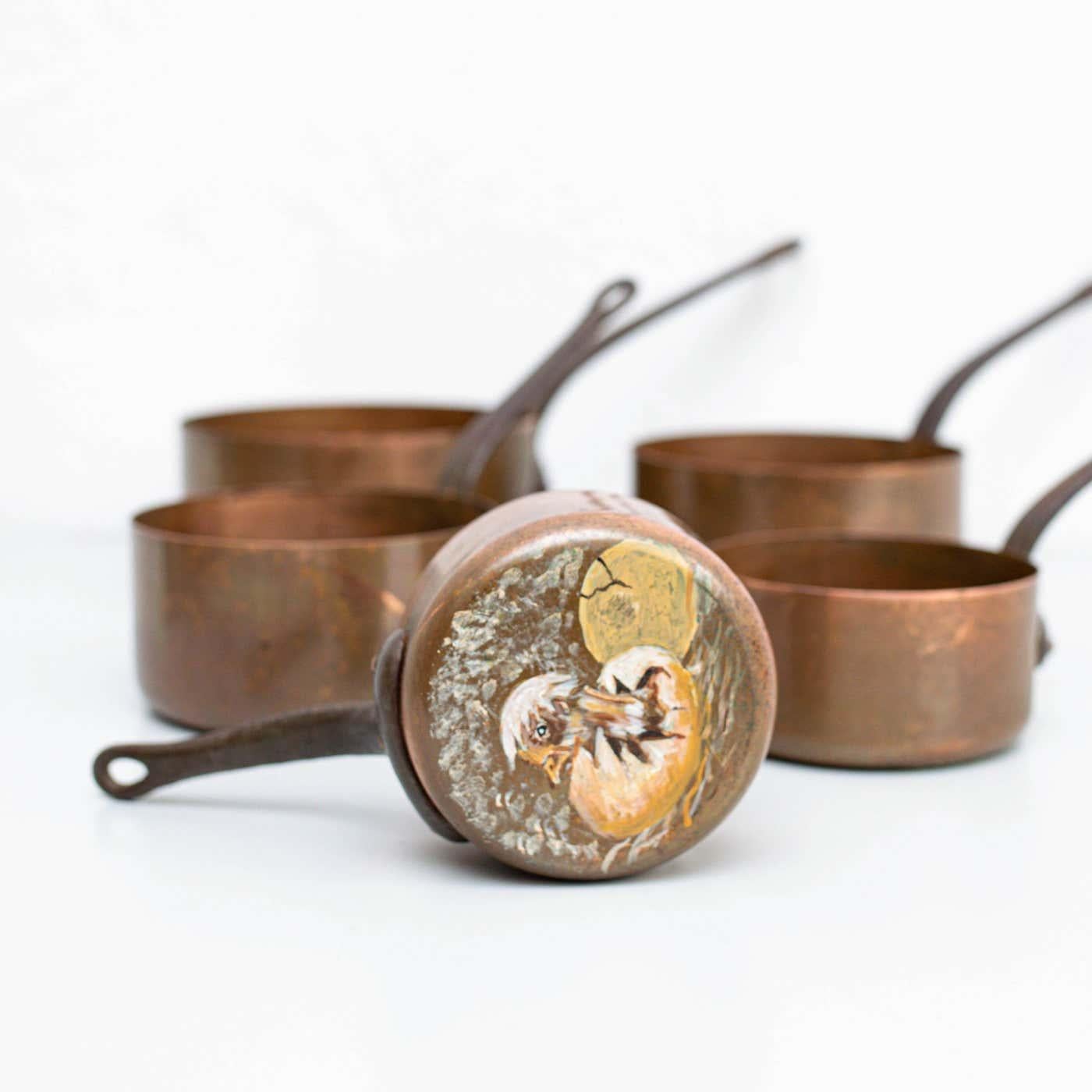 Set of Five Hand Painted Rustic Brass Pots, circa 1960 In Good Condition For Sale In Barcelona, ES