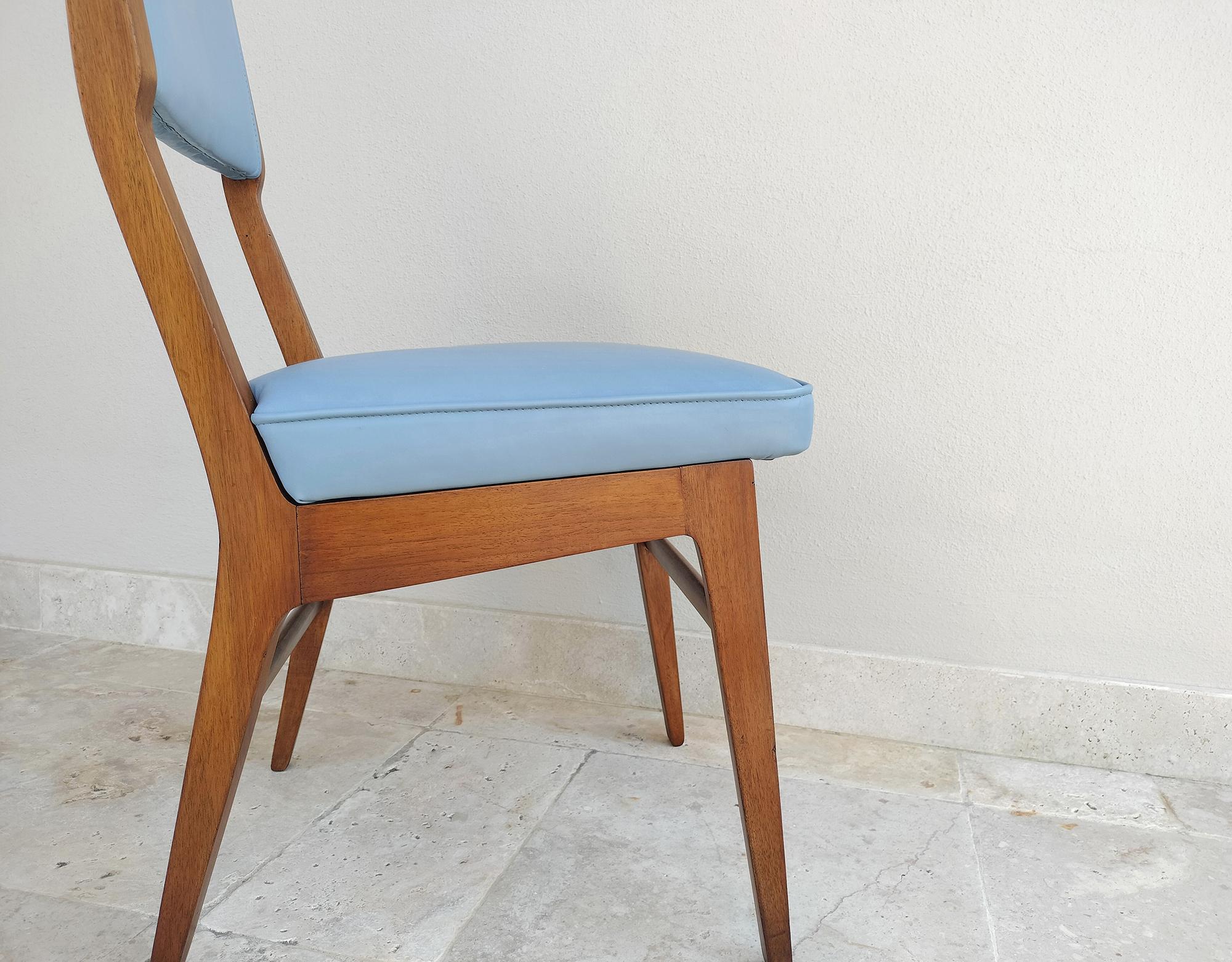 Gio Ponti (Attributed to) Set of Five Chairs in Wood and Leather by ISA Bergamo In Good Condition In Montecatini Terme, IT