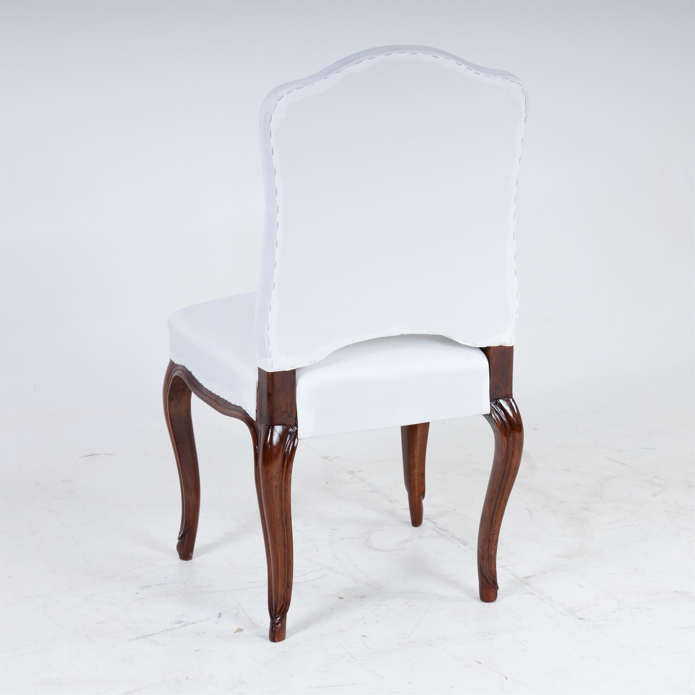 Ensemble de cinq chaises baroques italiennes, 18ème siècle en vente 2