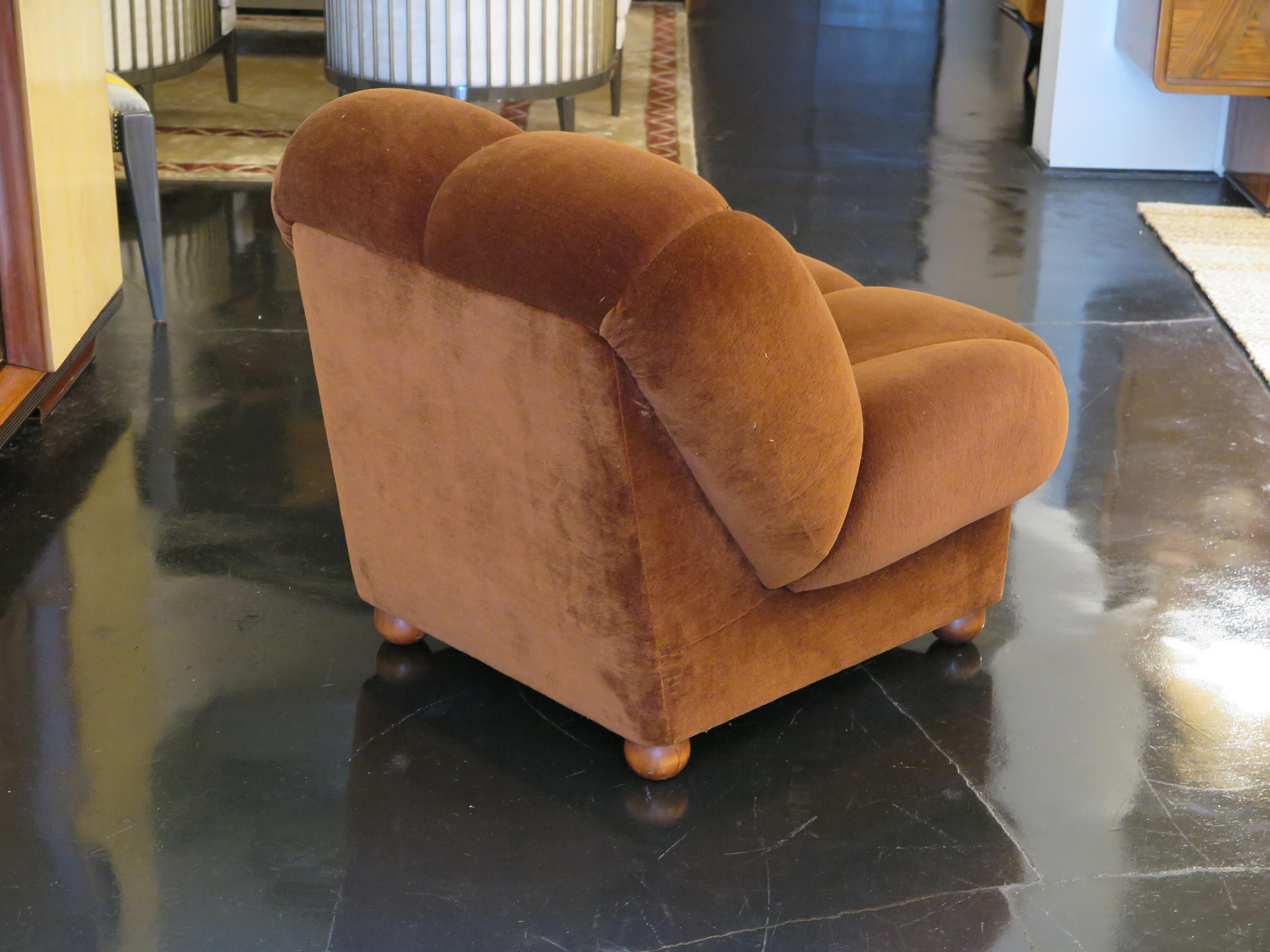 Single Italian Mid-Century Slipper Chair - walnut feet and original upholstery In Good Condition For Sale In Los Angeles, CA