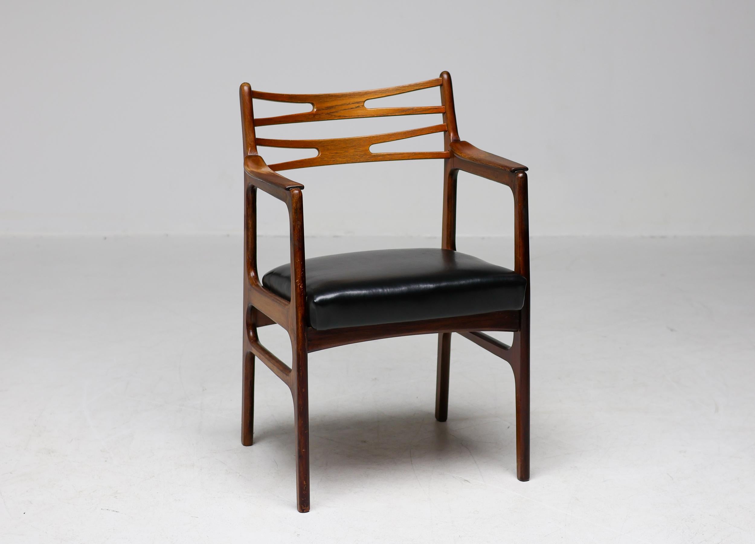 Scandinave moderne Ensemble de cinq chaises de salle à manger Johannes Andersen en vente