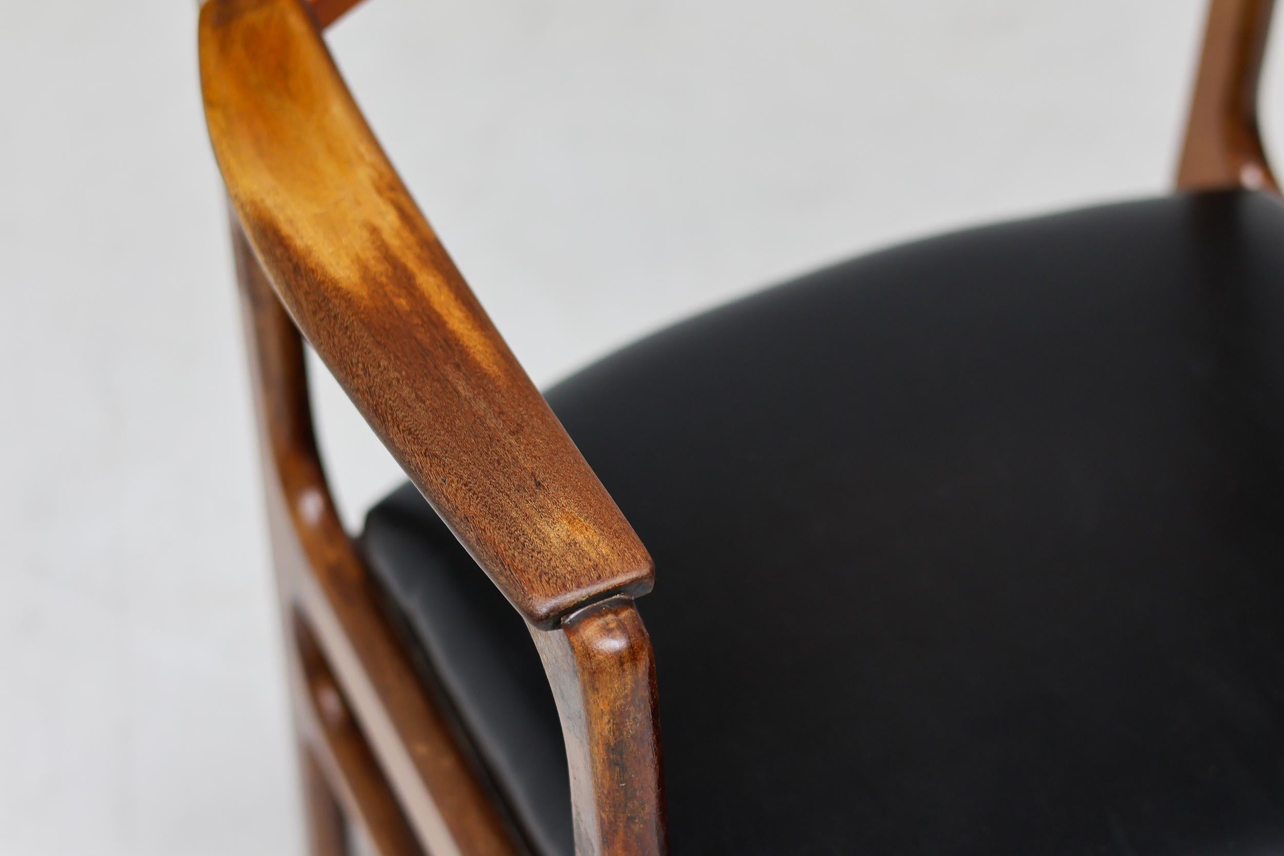 Ensemble de cinq chaises de salle à manger Johannes Andersen État moyen - En vente à Dronten, NL