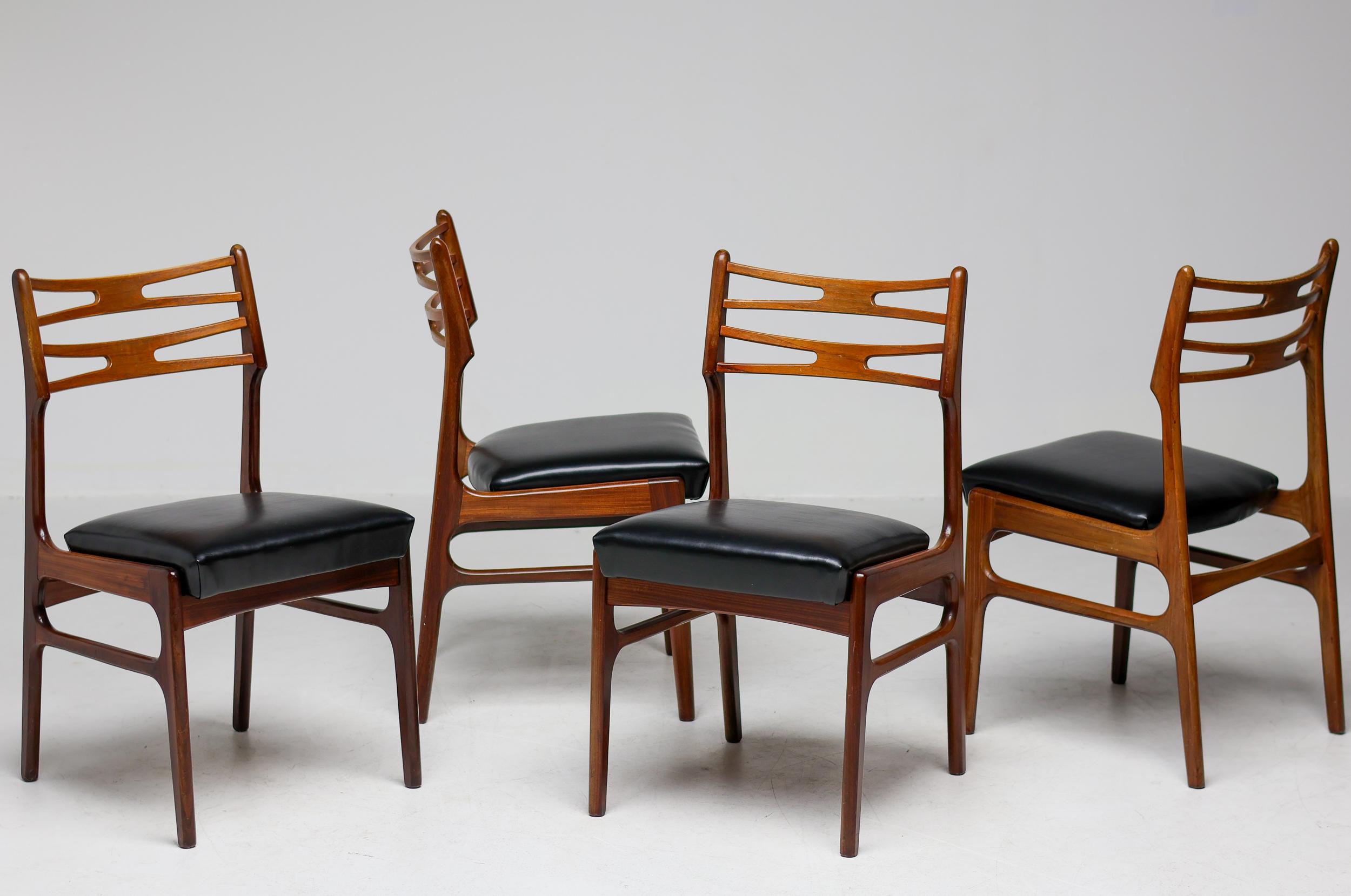 Ensemble de cinq chaises de salle à manger Johannes Andersen en vente 2