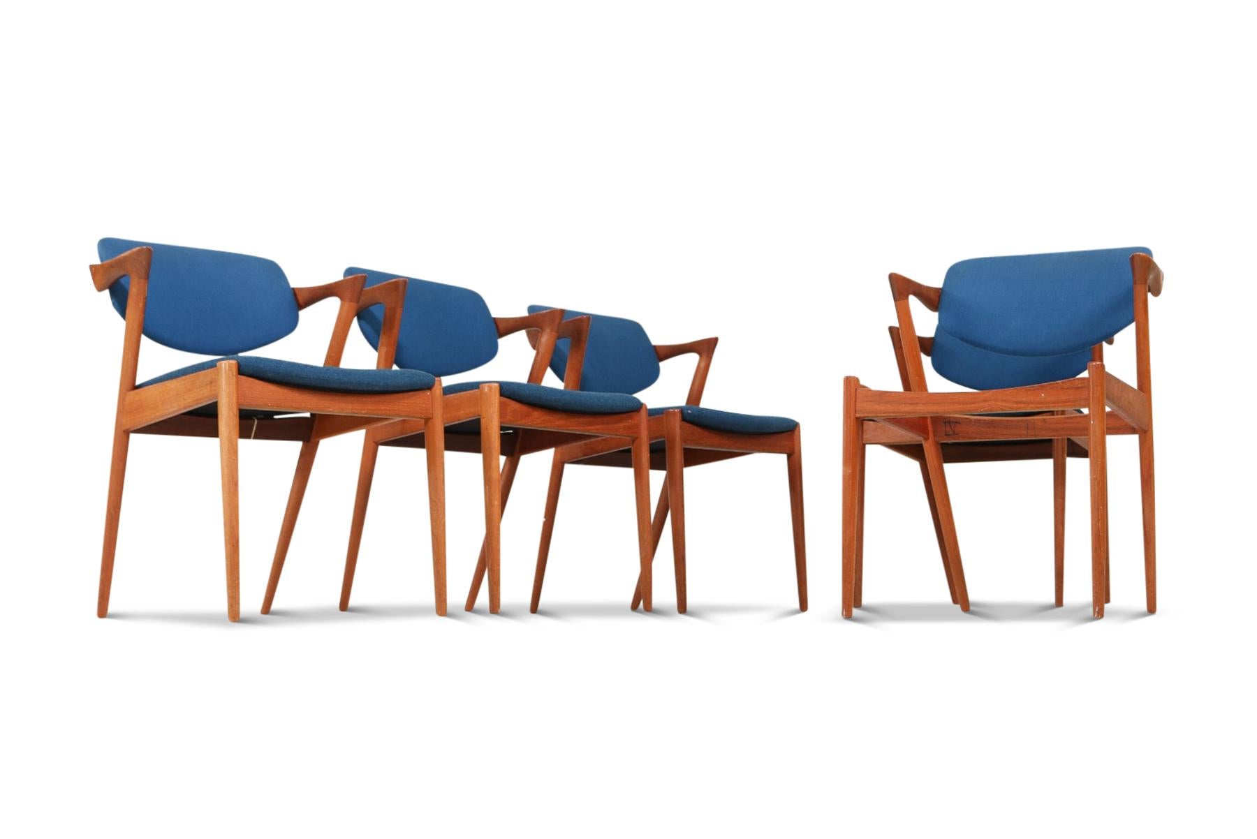 Scandinavian Modern Set of Five Kai Kristiansen Model 42 Danish Modern Dining Chairs in Teak