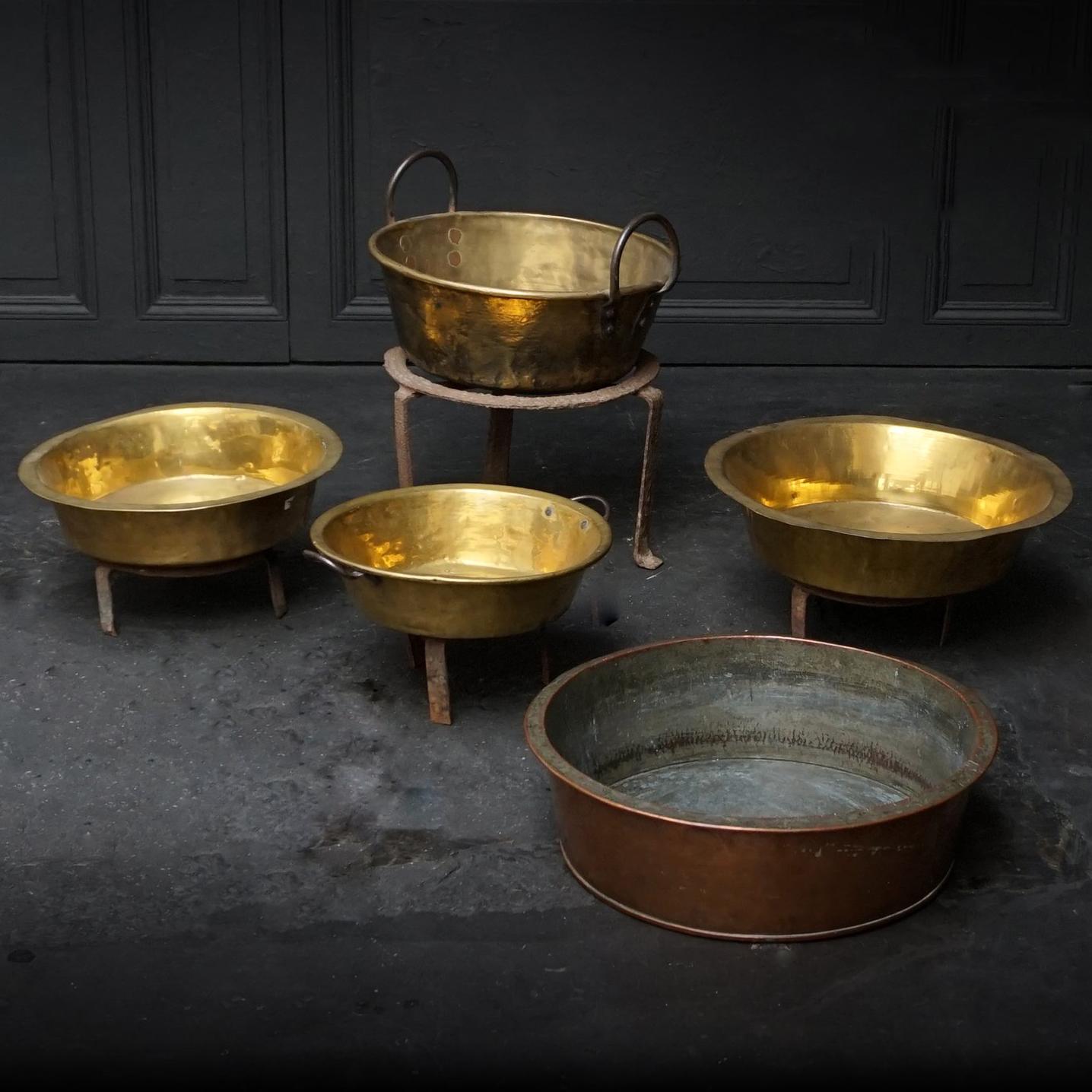 Set of Five Large Copper and Brass Jam or Confiture Pans In Excellent Condition In Haarlem, NL