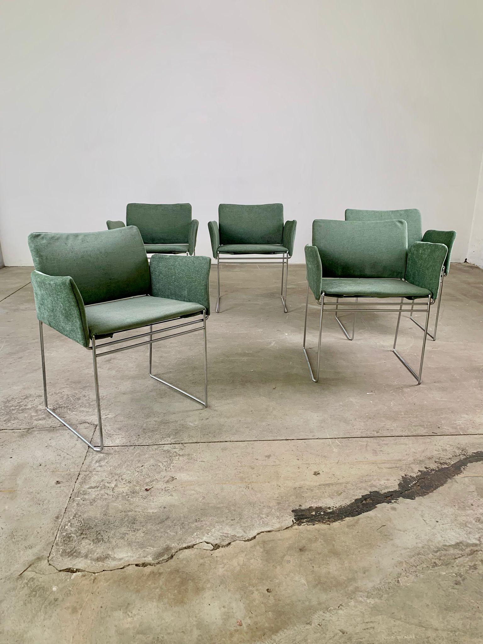 Set of five Maja chair by Kazuhide Takahama for Cassina, 1960s, Italy

Set of five Maja chairs with upholstered seat covered in fabric. The tubular stainless steel frame is visible. The seat fabric is supported from below by black elastic