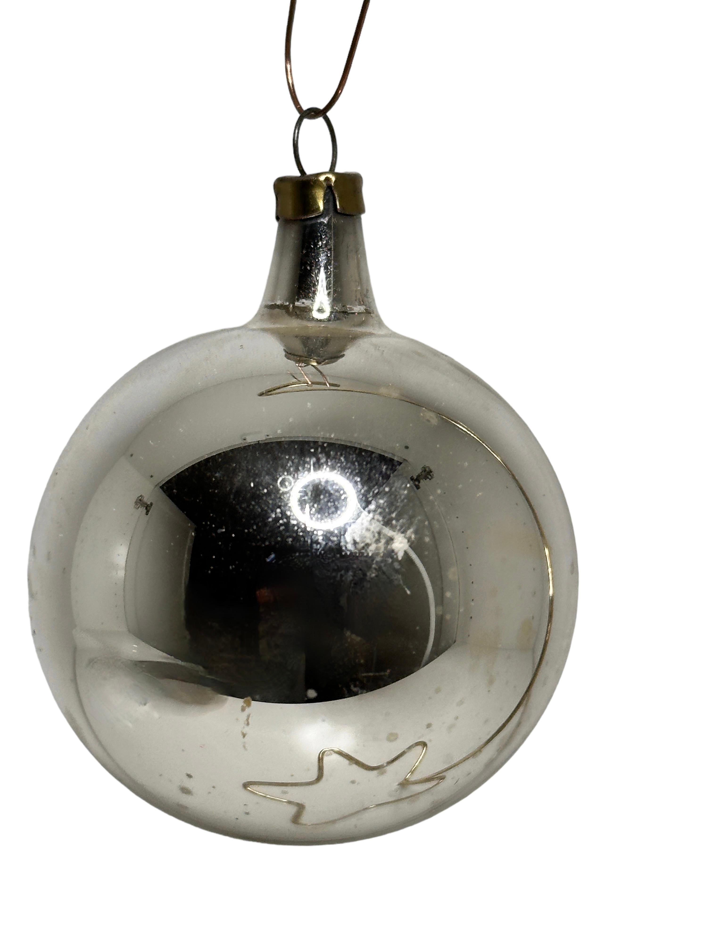 Set of Five Mercury Glass Ball Christmas Ornaments Vintage, German, 1910s For Sale 5
