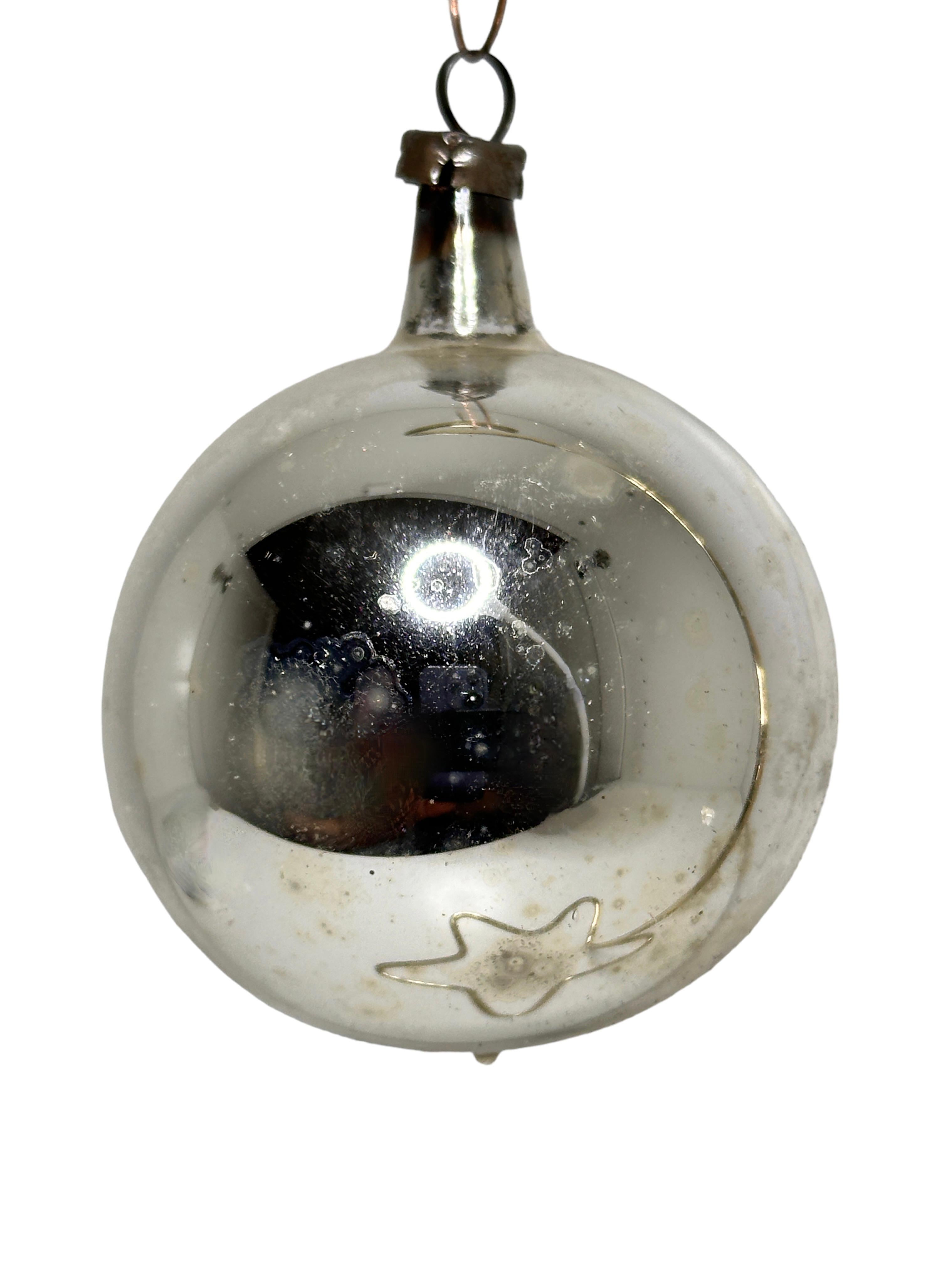 Set of Five Mercury Glass Ball Christmas Ornaments Vintage, German, 1910s For Sale 7