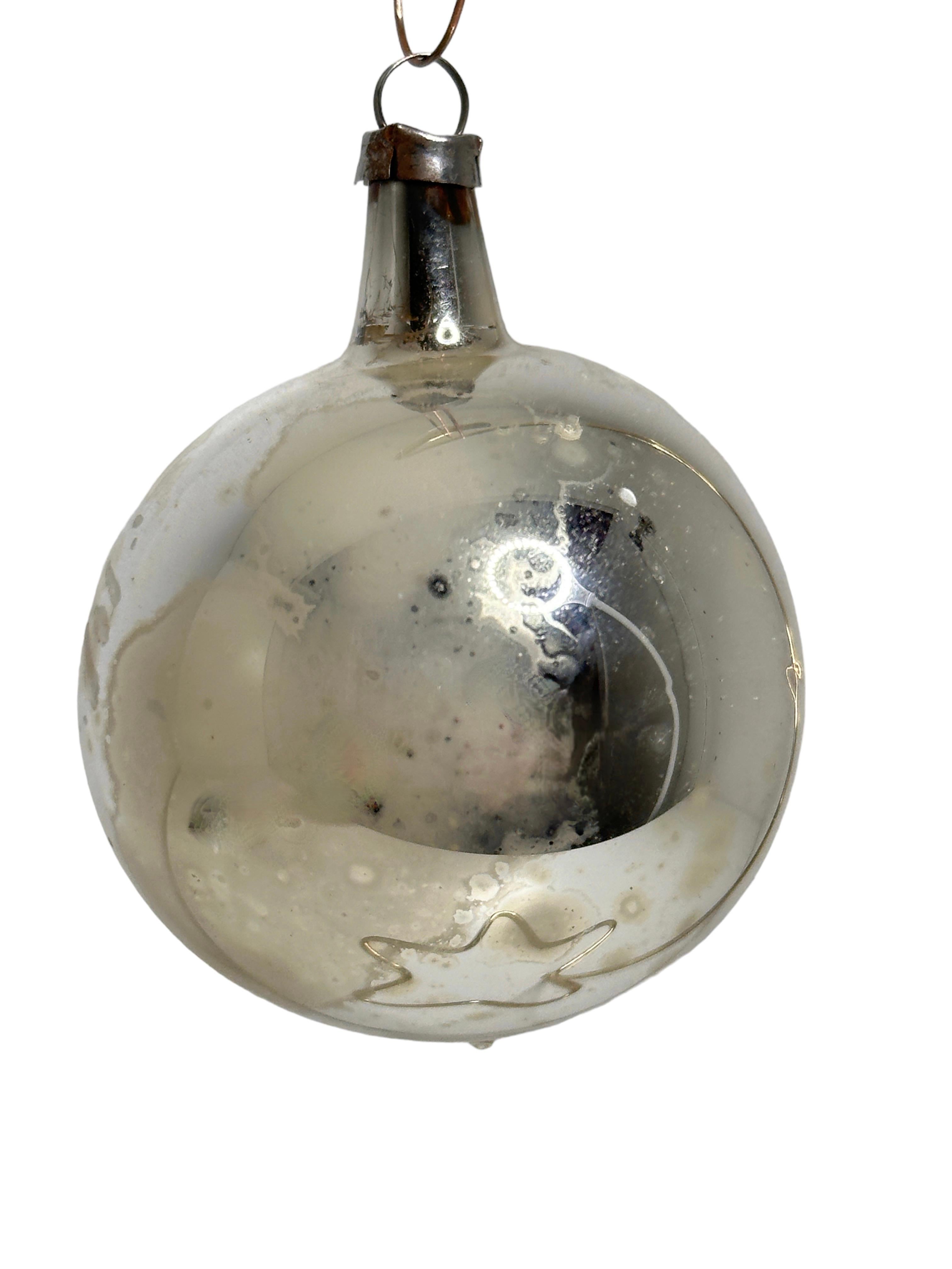 Set of Five Mercury Glass Ball Christmas Ornaments Vintage, German, 1910s For Sale 2