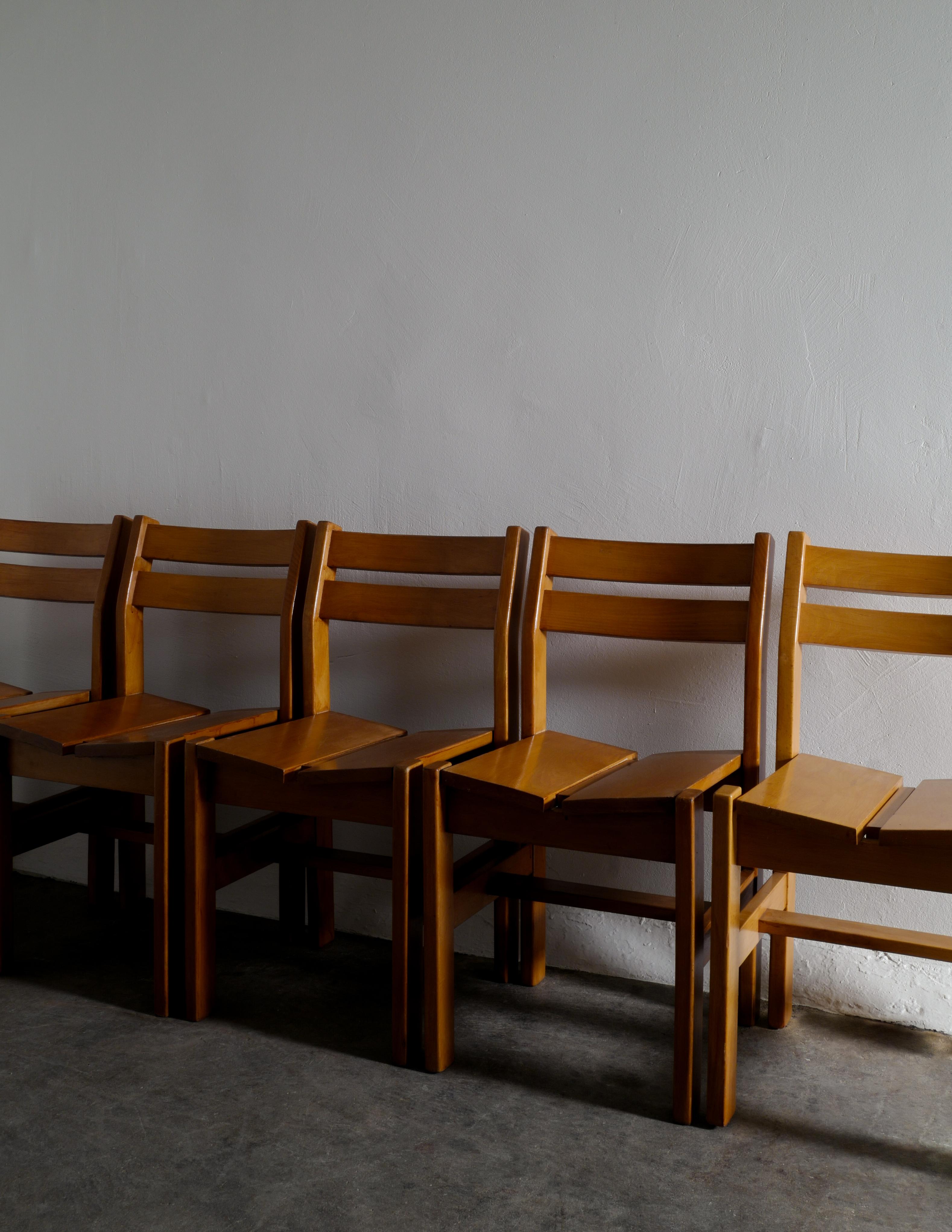 Set of Five Mid Century French Dining Chairs by Charlotte Perriand for Les Arcs In Good Condition In Stockholm, SE