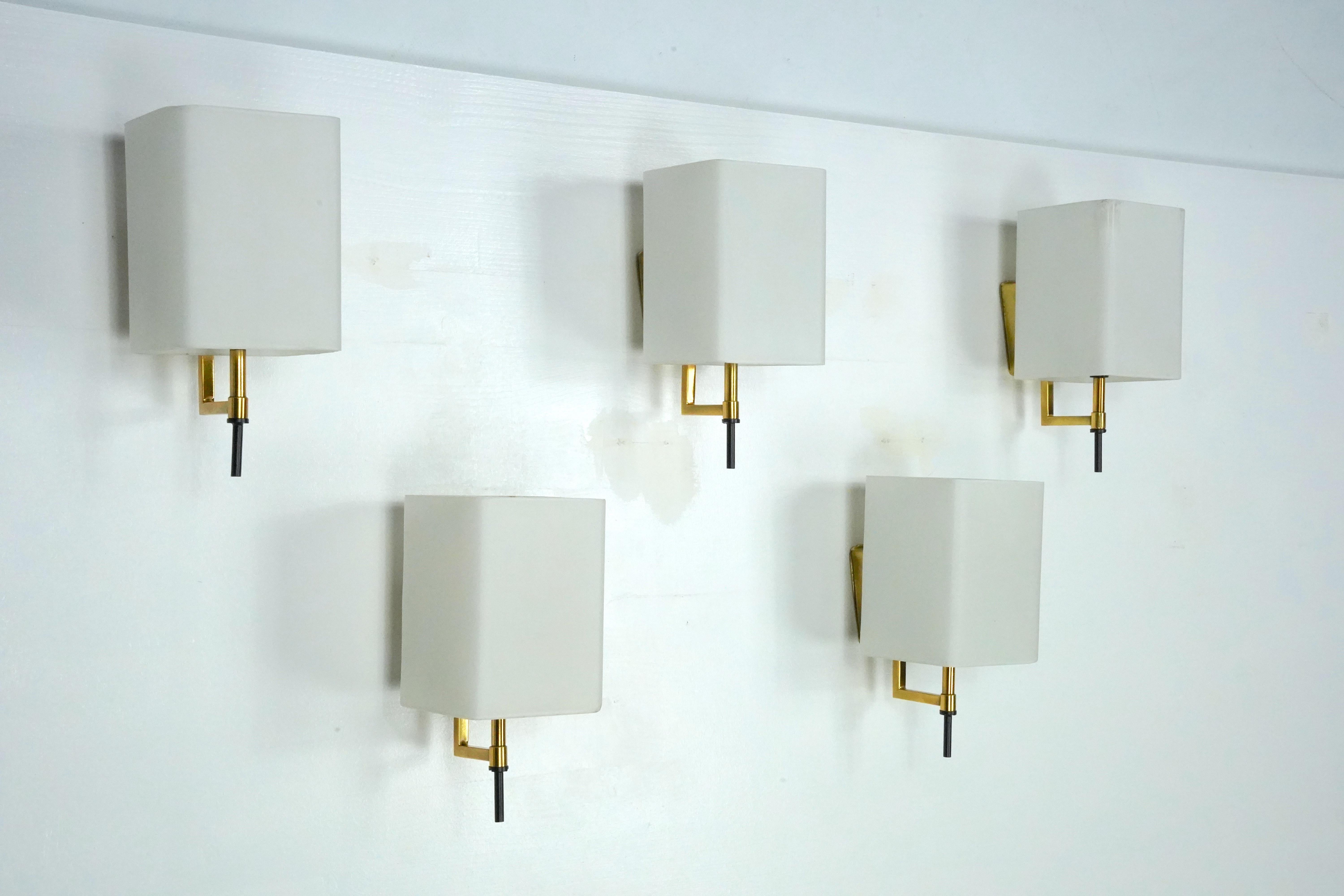 Set of five Mid-century sconces by Stilnovo. Italy 1950s For Sale 4