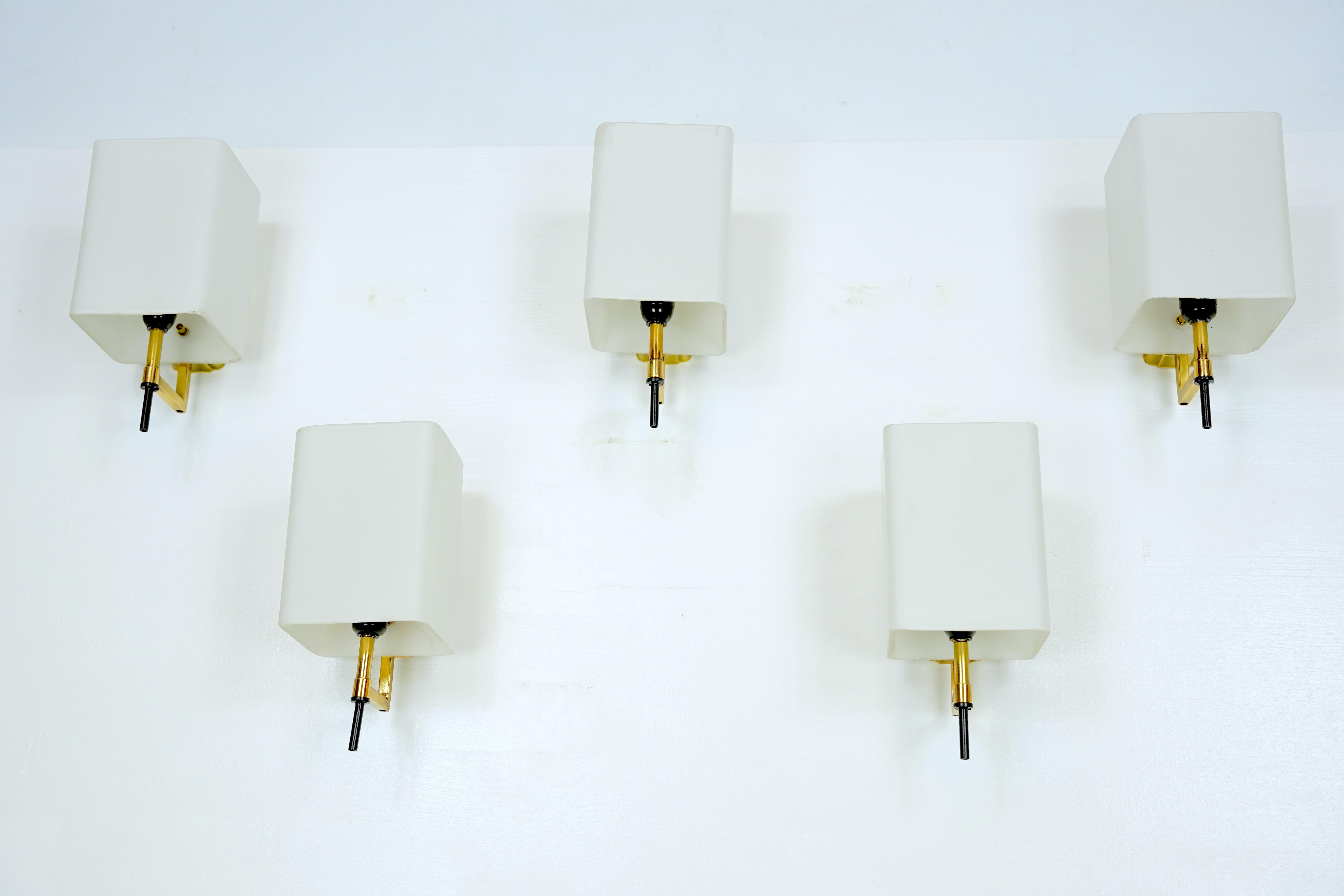 Italian Set of five Mid-century sconces by Stilnovo. Italy 1950s For Sale