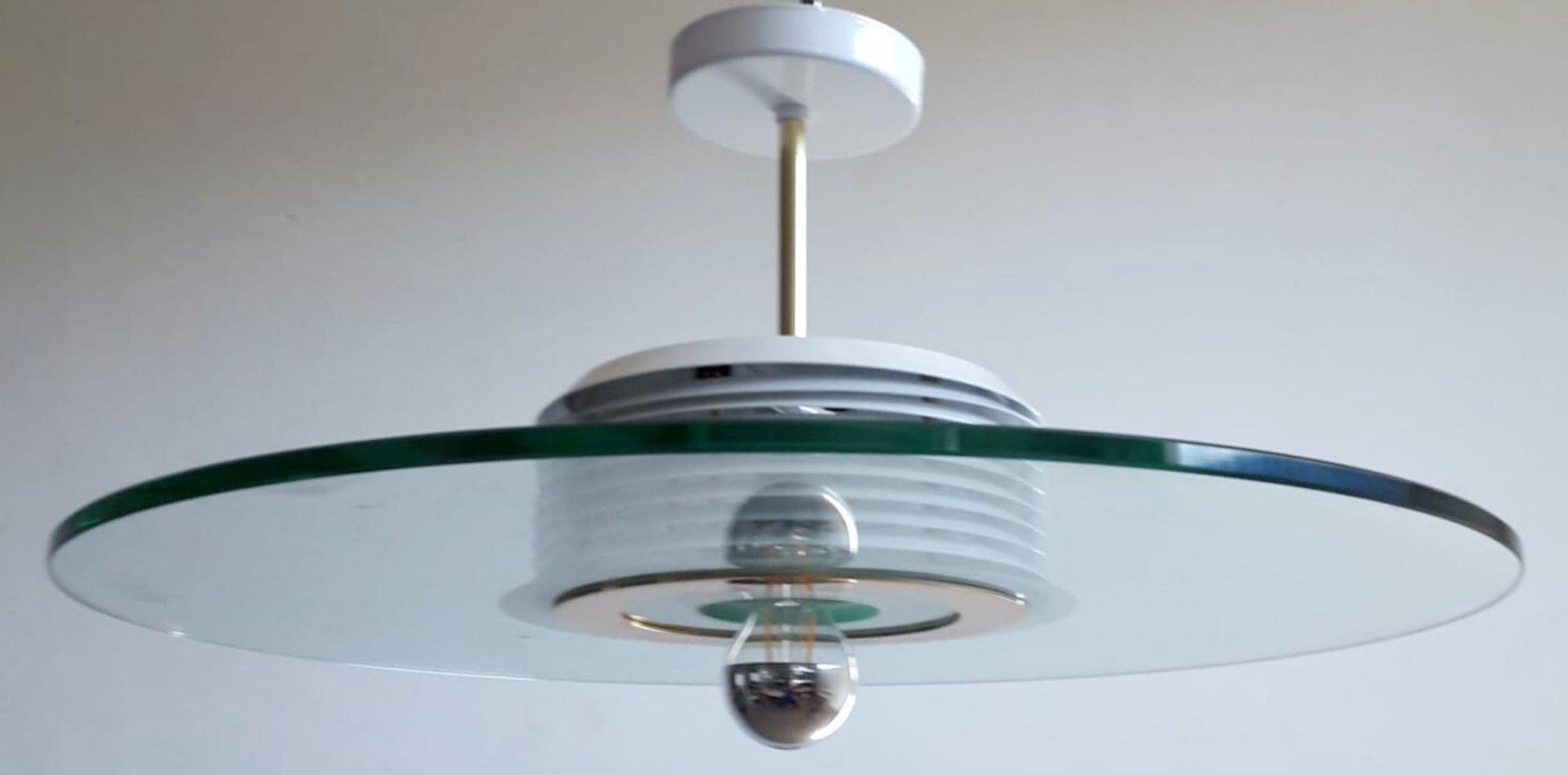 Ensemble de cinq appliques semi-flush du milieu du siècle par Fratelli Martini . Italie, années 1970. en vente 3