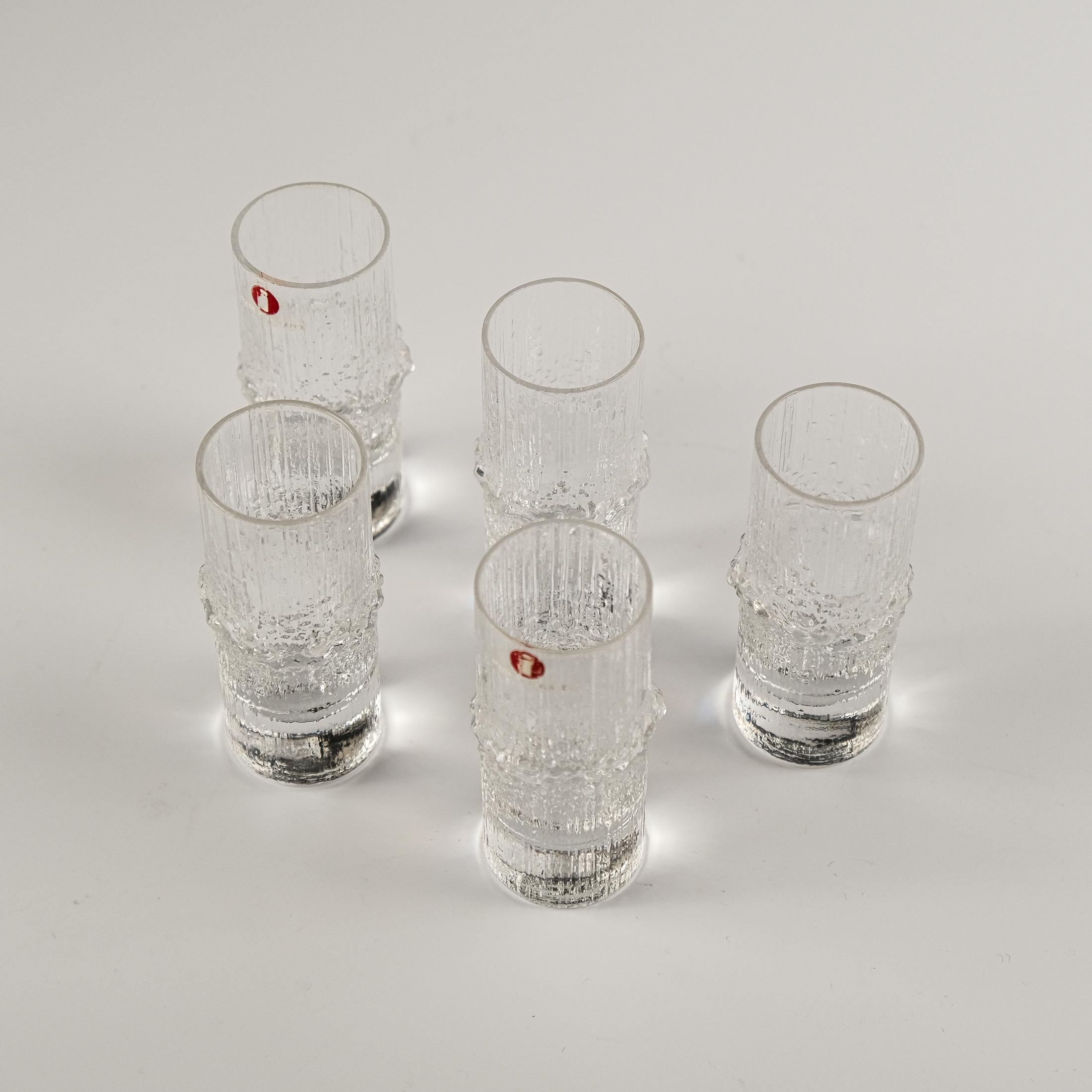 Ensemble de cinq verres à glace « Nina » de Tapio Wirkkala, datant du milieu du siècle dernier, pour Iittala, Finlande en vente 3