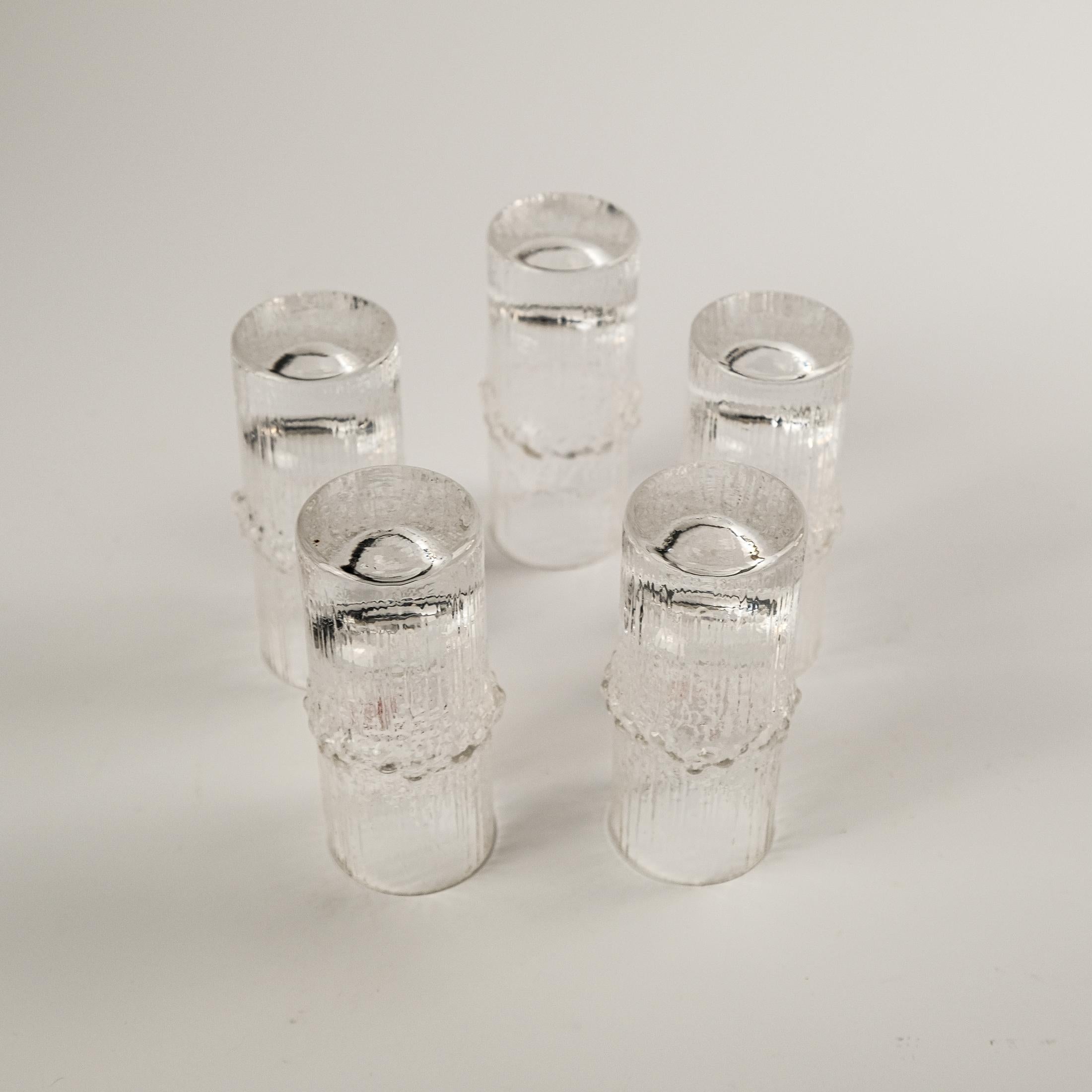 Ensemble de cinq verres à glace « Nina » de Tapio Wirkkala, datant du milieu du siècle dernier, pour Iittala, Finlande en vente 6