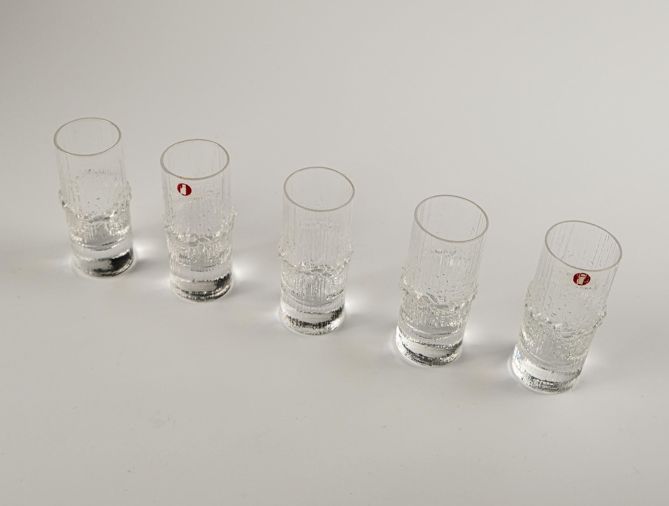 Mid-Century Modern Ensemble de cinq verres à glace « Nina » de Tapio Wirkkala, datant du milieu du siècle dernier, pour Iittala, Finlande en vente